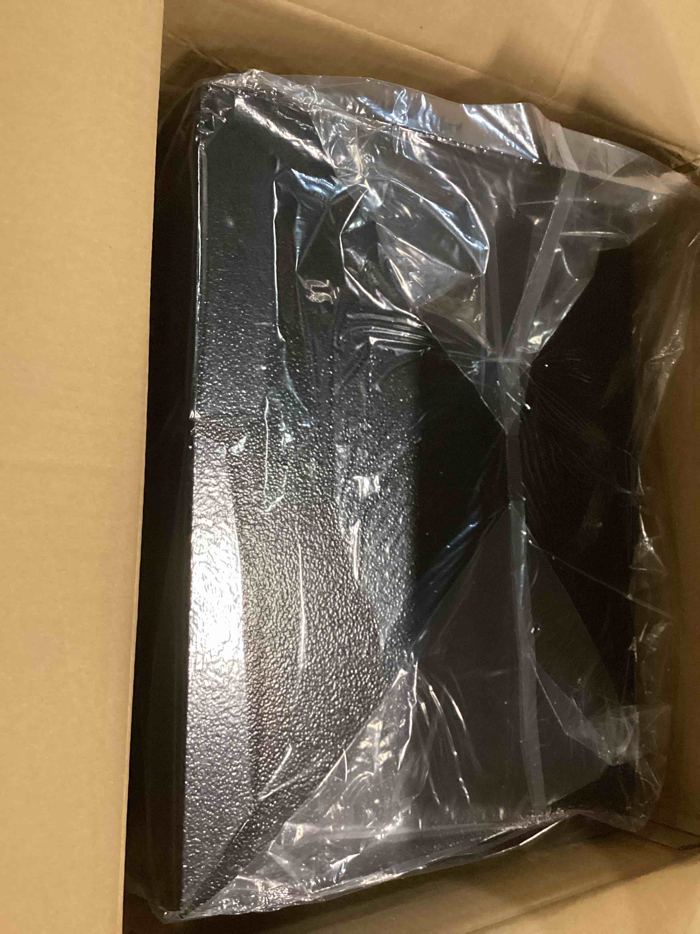 https://s3.amazonaws.com/lotting-images-prod/bidfta/GRA0223608_1729053140517.jpeg