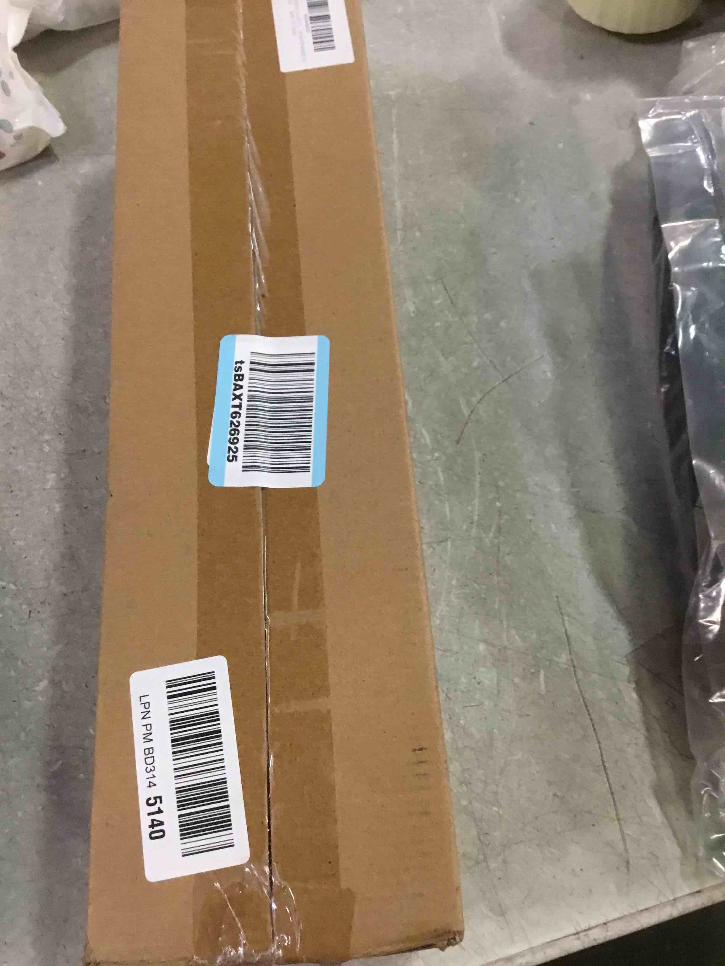 https://s3.amazonaws.com/lotting-images-prod/bidfta/GRA0224458_1729113219243.jpeg