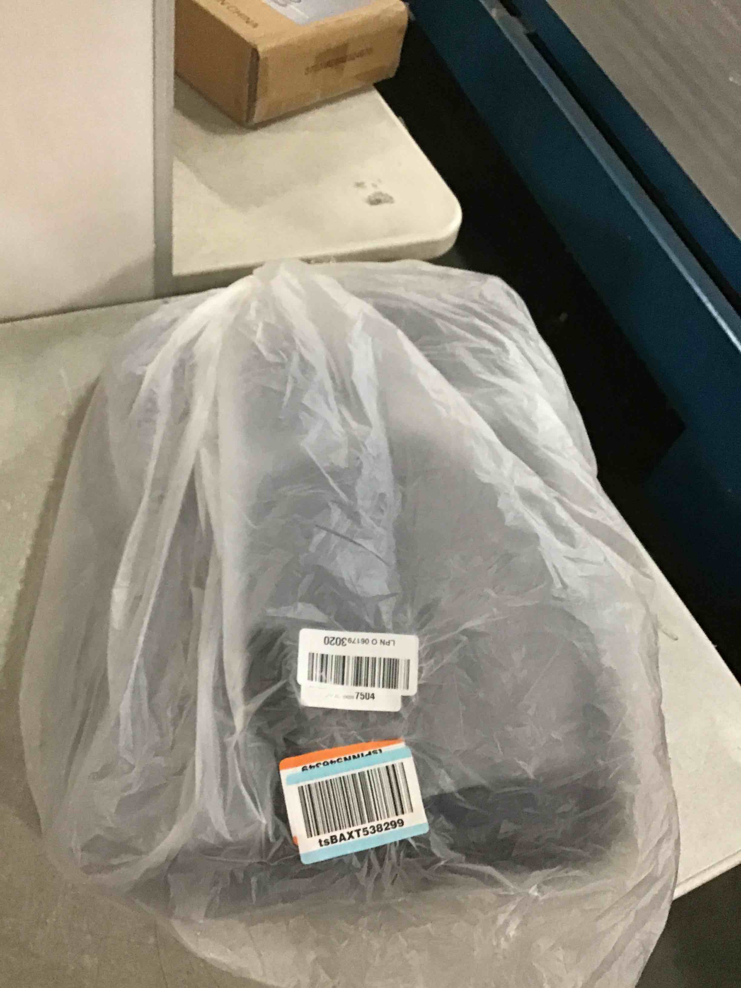 https://s3.amazonaws.com/lotting-images-prod/bidfta/GRA0225154_1728607851529.jpeg