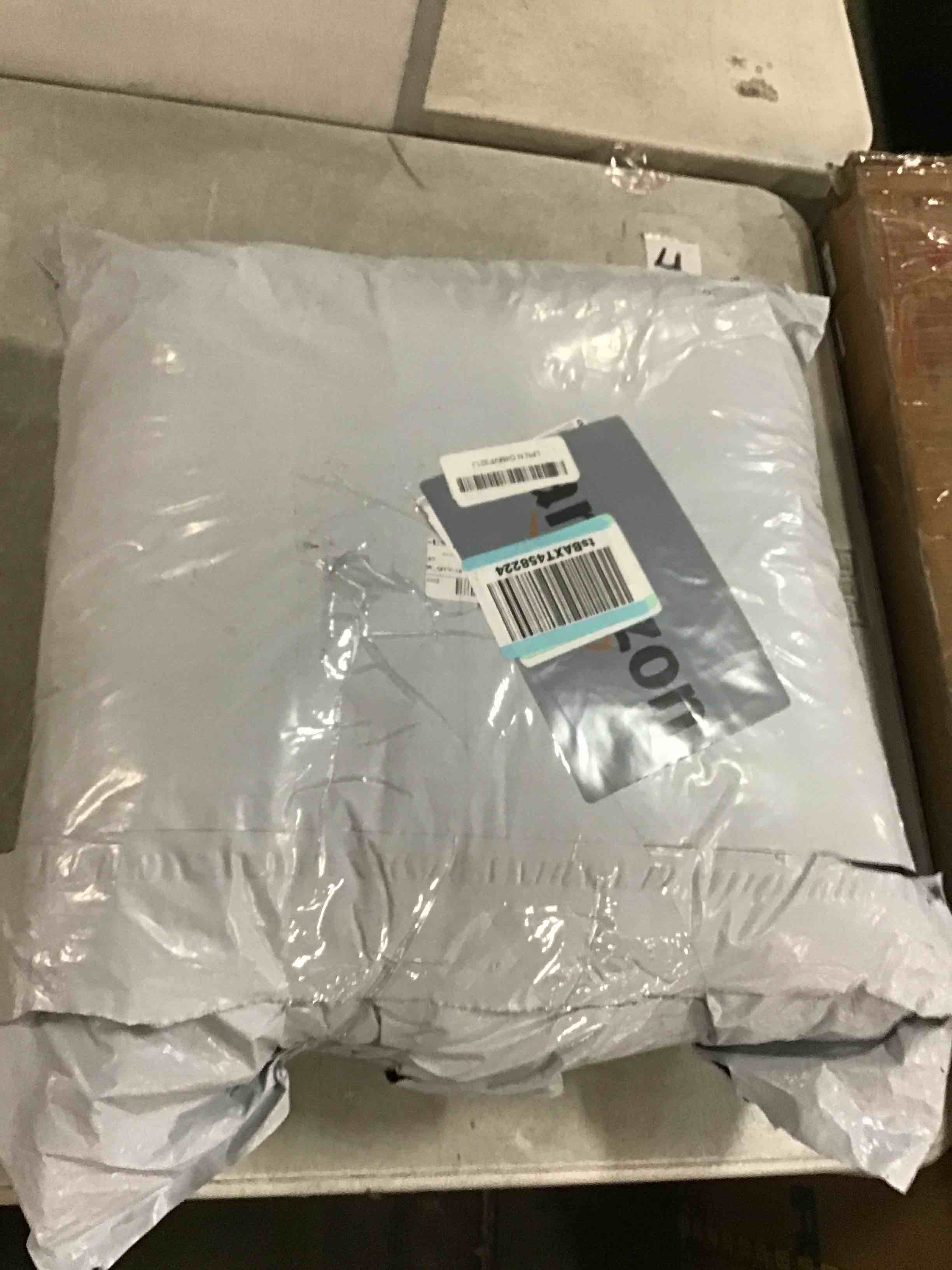 https://s3.amazonaws.com/lotting-images-prod/bidfta/GRA0225184_1728605533034.jpeg