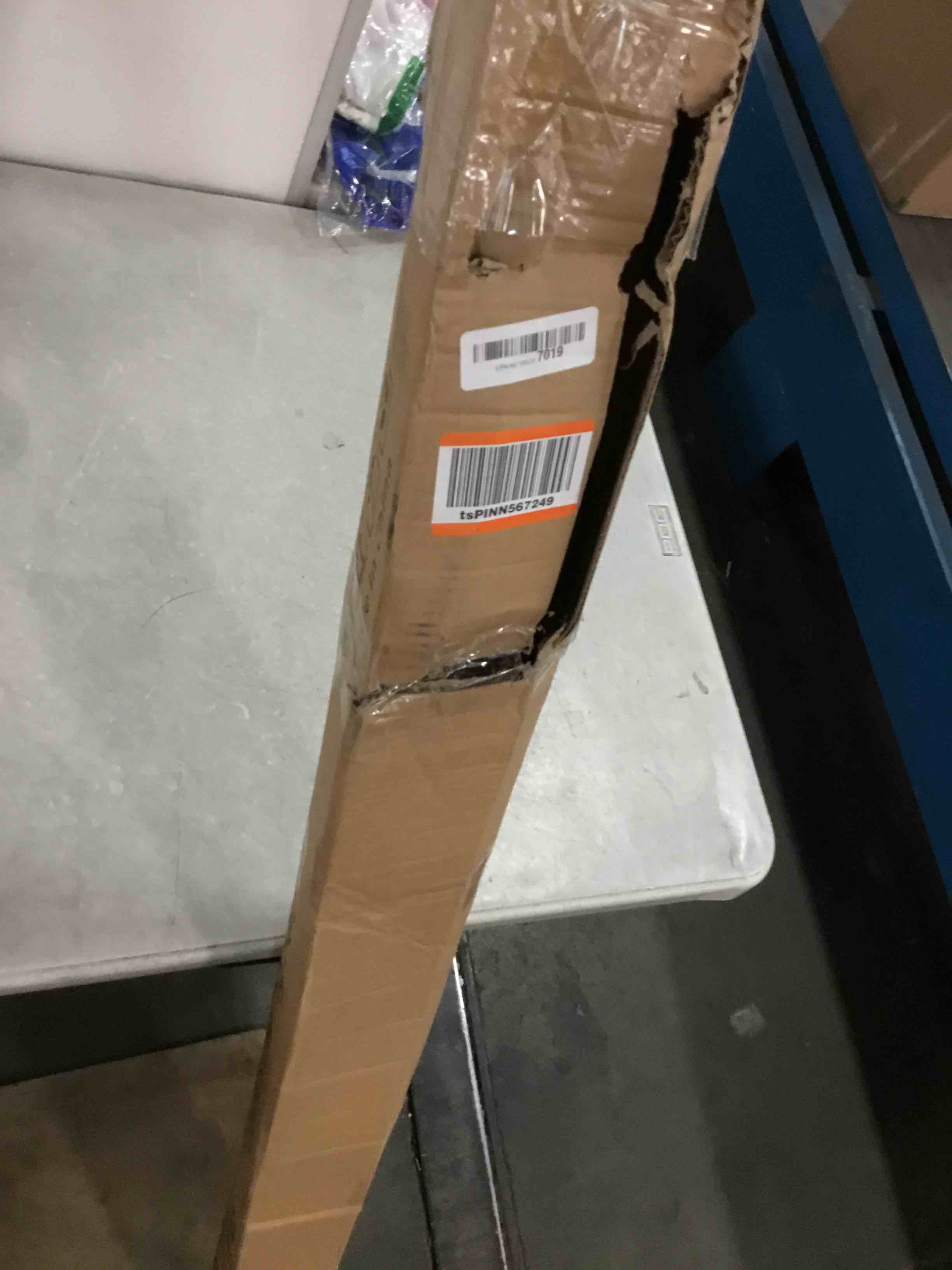 https://s3.amazonaws.com/lotting-images-prod/bidfta/GRA0225952_1728341360937.jpeg