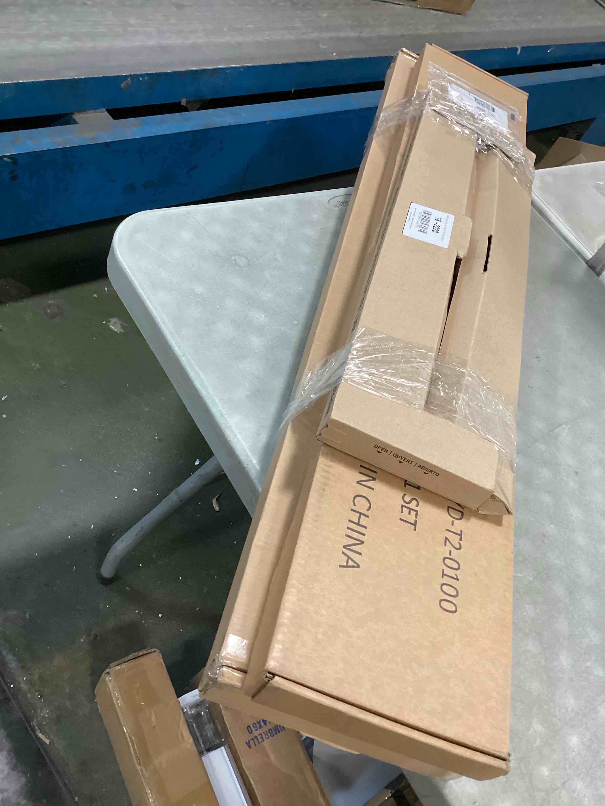 https://s3.amazonaws.com/lotting-images-prod/bidfta/GRA0226472_1730387225344.jpeg
