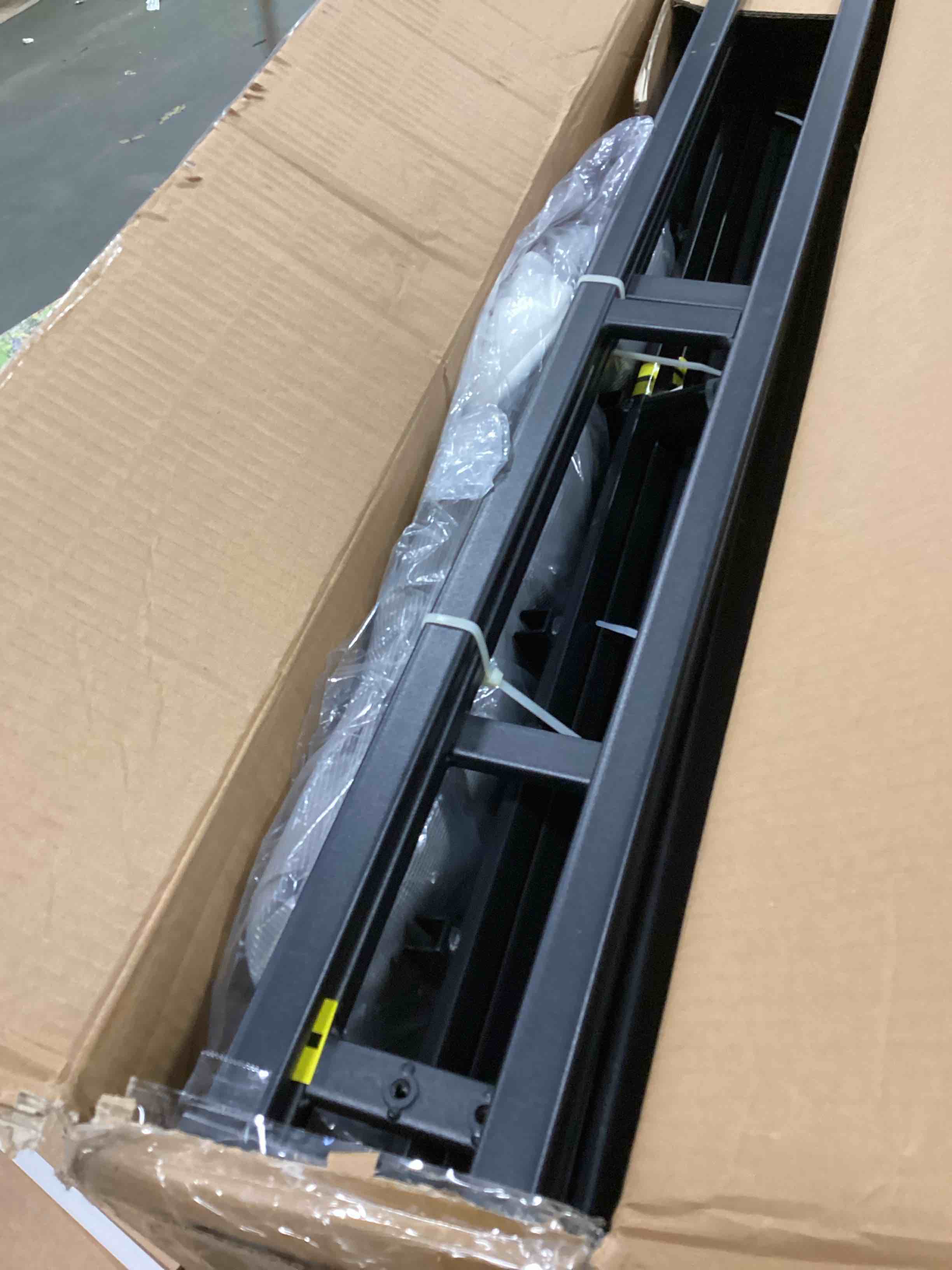 https://s3.amazonaws.com/lotting-images-prod/bidfta/GRA0227416_1729886566127.jpeg