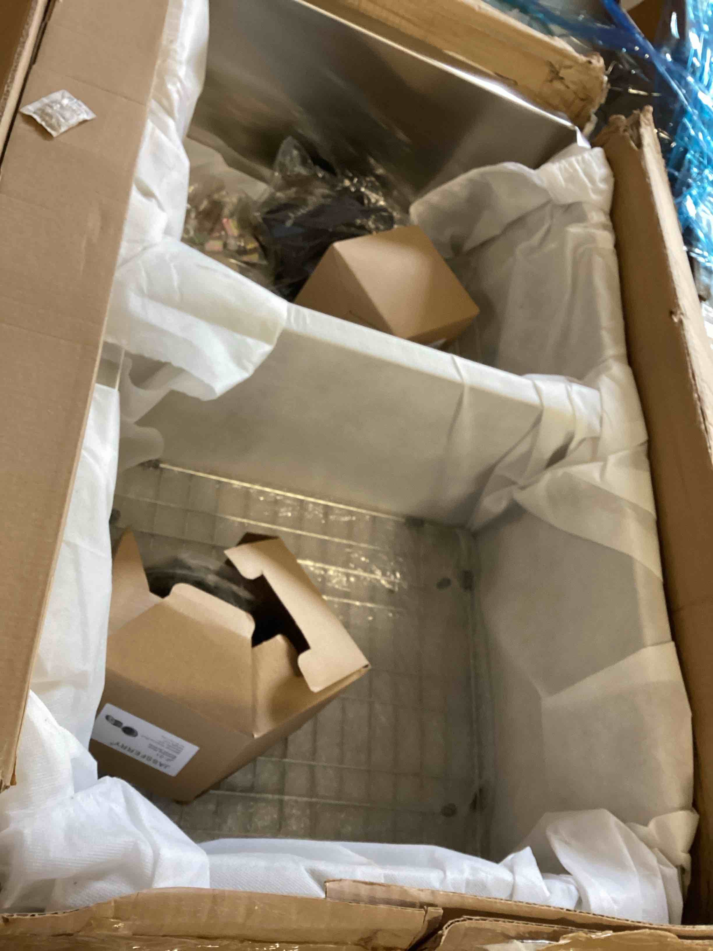https://s3.amazonaws.com/lotting-images-prod/bidfta/GRA0227580_1729791620240.jpeg