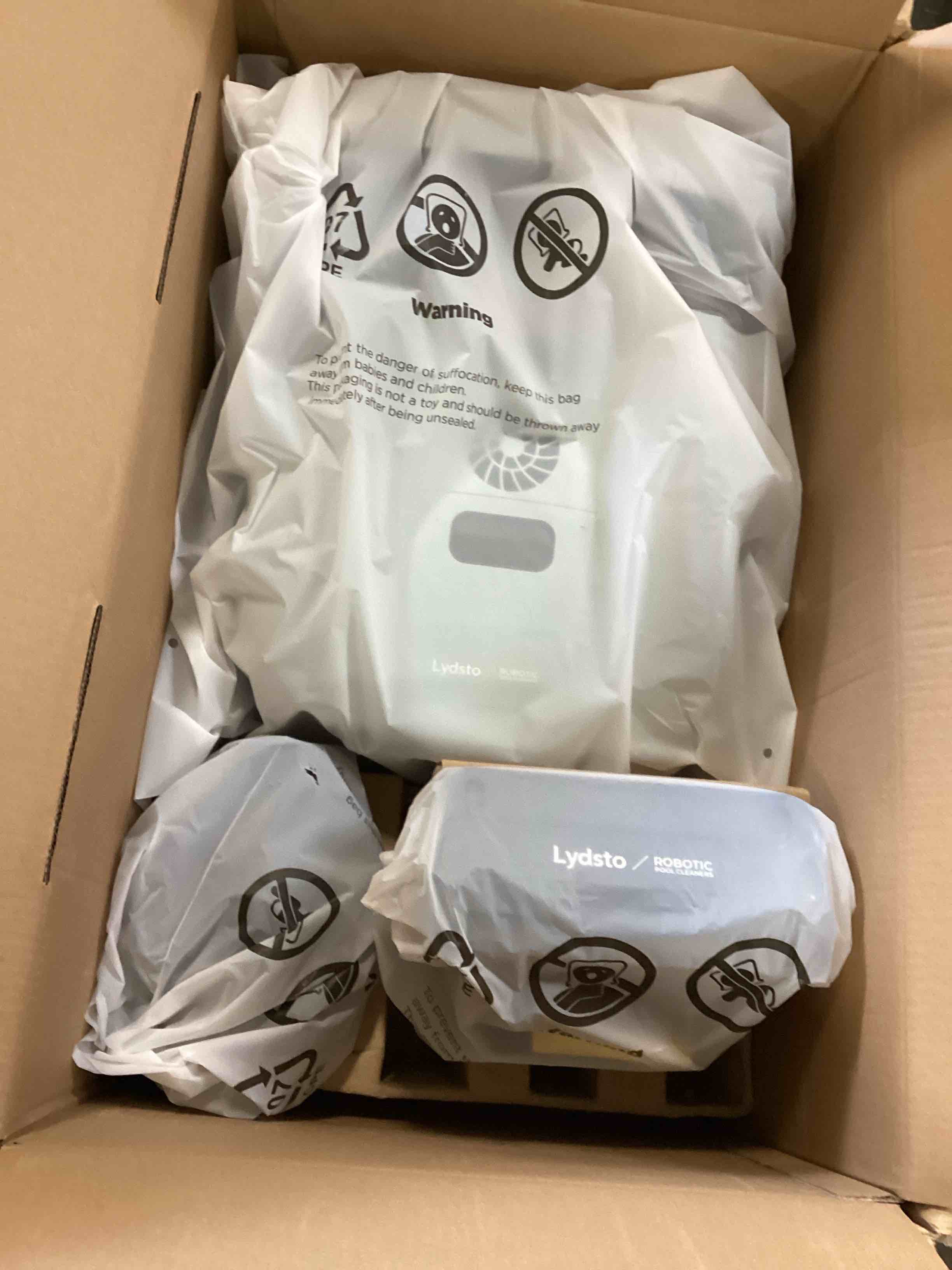 https://s3.amazonaws.com/lotting-images-prod/bidfta/GRA0227718_1729785648760.jpeg