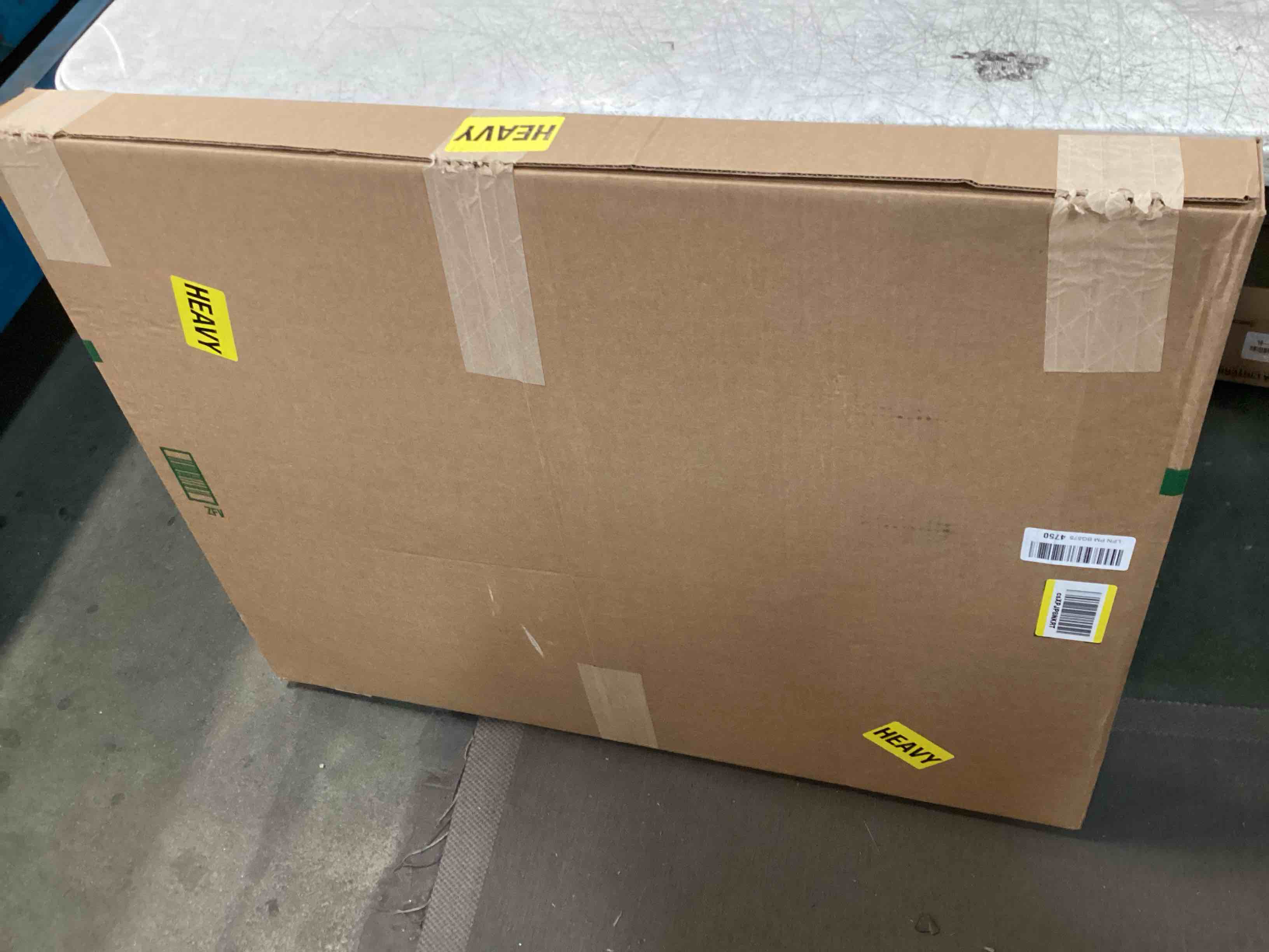 https://s3.amazonaws.com/lotting-images-prod/bidfta/GRA0230301_1730127471790.jpeg
