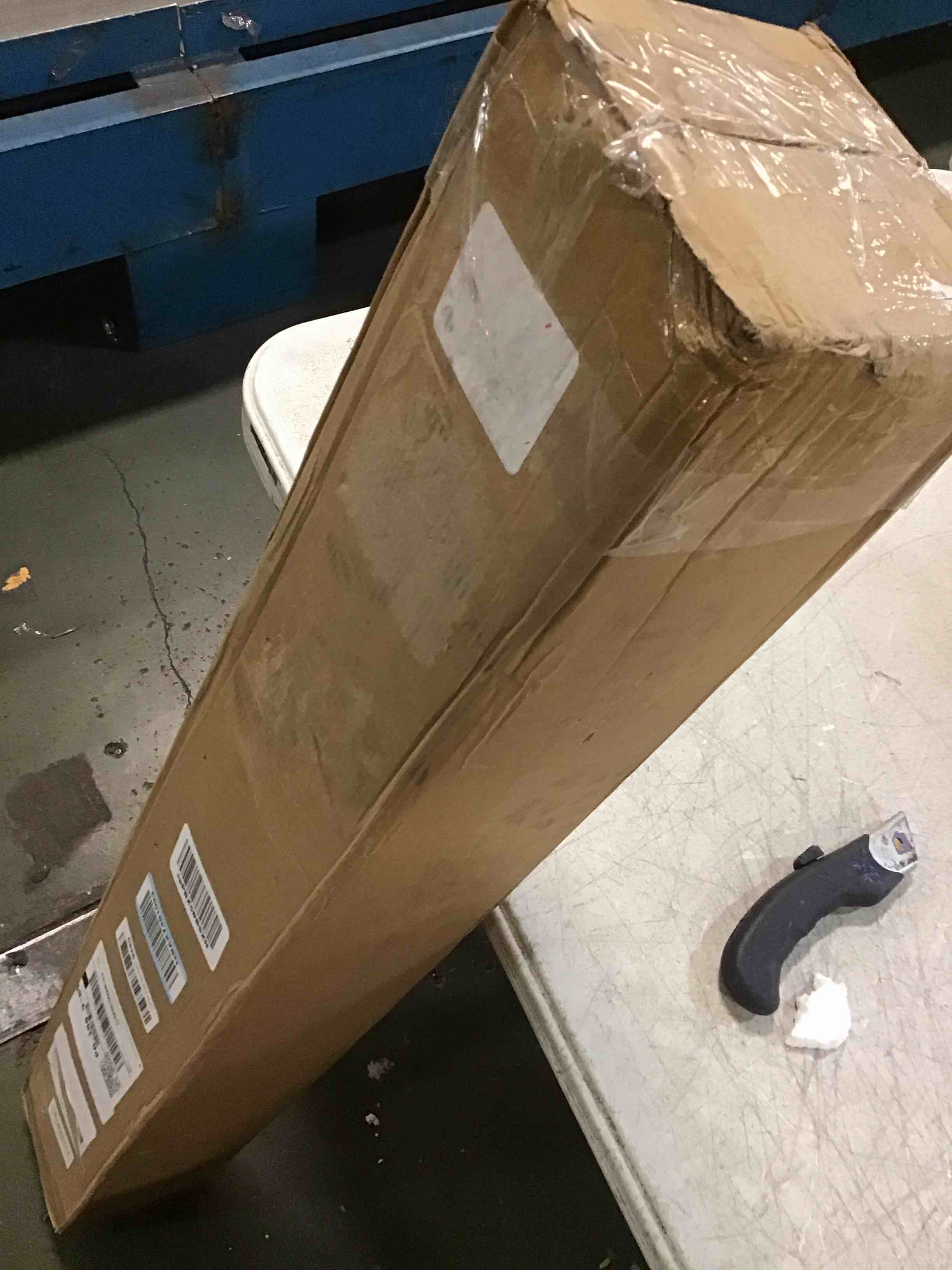https://s3.amazonaws.com/lotting-images-prod/bidfta/GRA0230563_1729943149296.jpeg