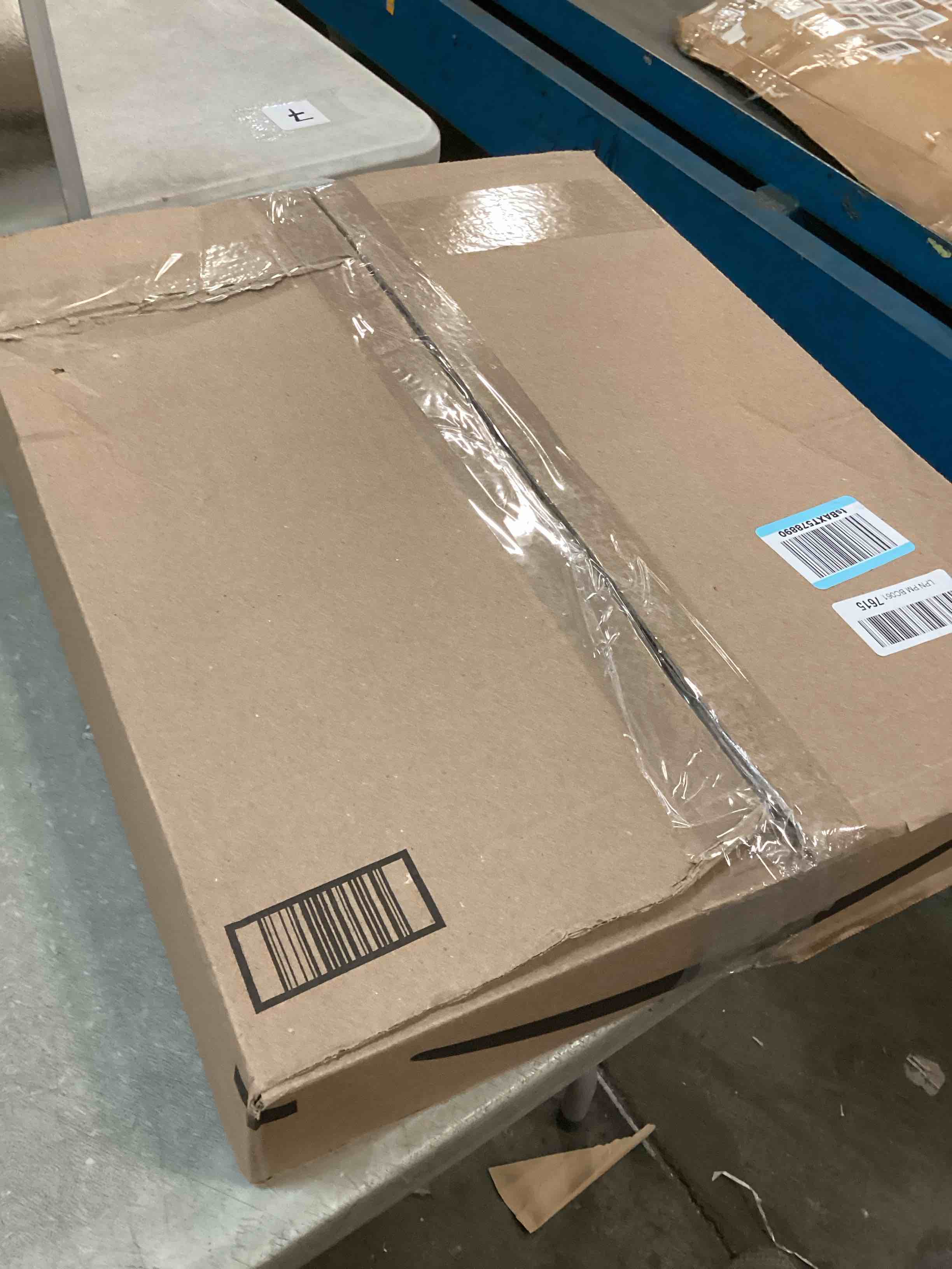 https://s3.amazonaws.com/lotting-images-prod/bidfta/GRA0230752_1729868989336.jpeg
