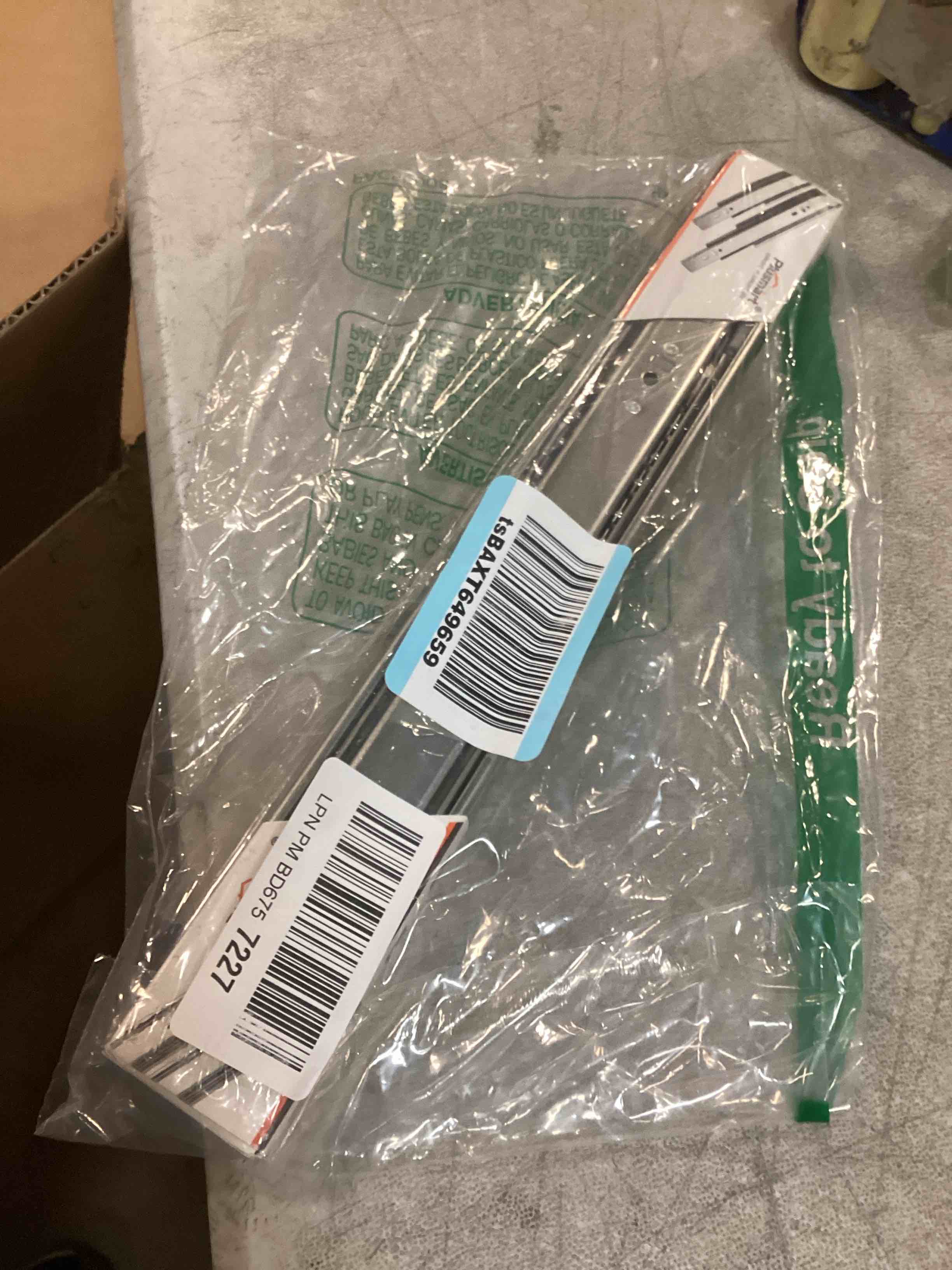 https://s3.amazonaws.com/lotting-images-prod/bidfta/GRA0231161_1729770002332.jpeg
