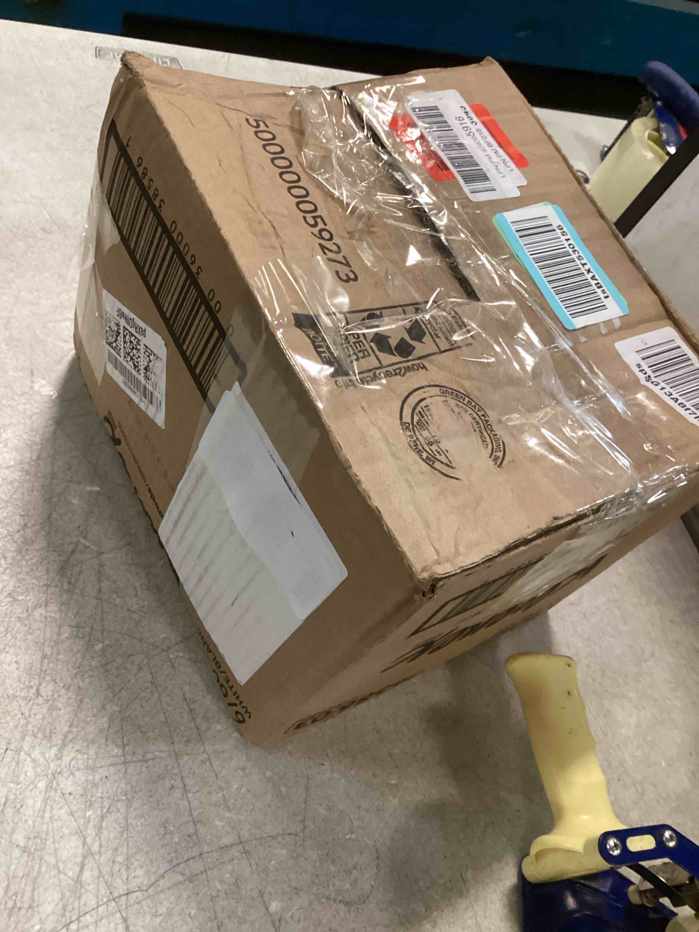 https://s3.amazonaws.com/lotting-images-prod/bidfta/GRA0231702_1729596078392.jpeg