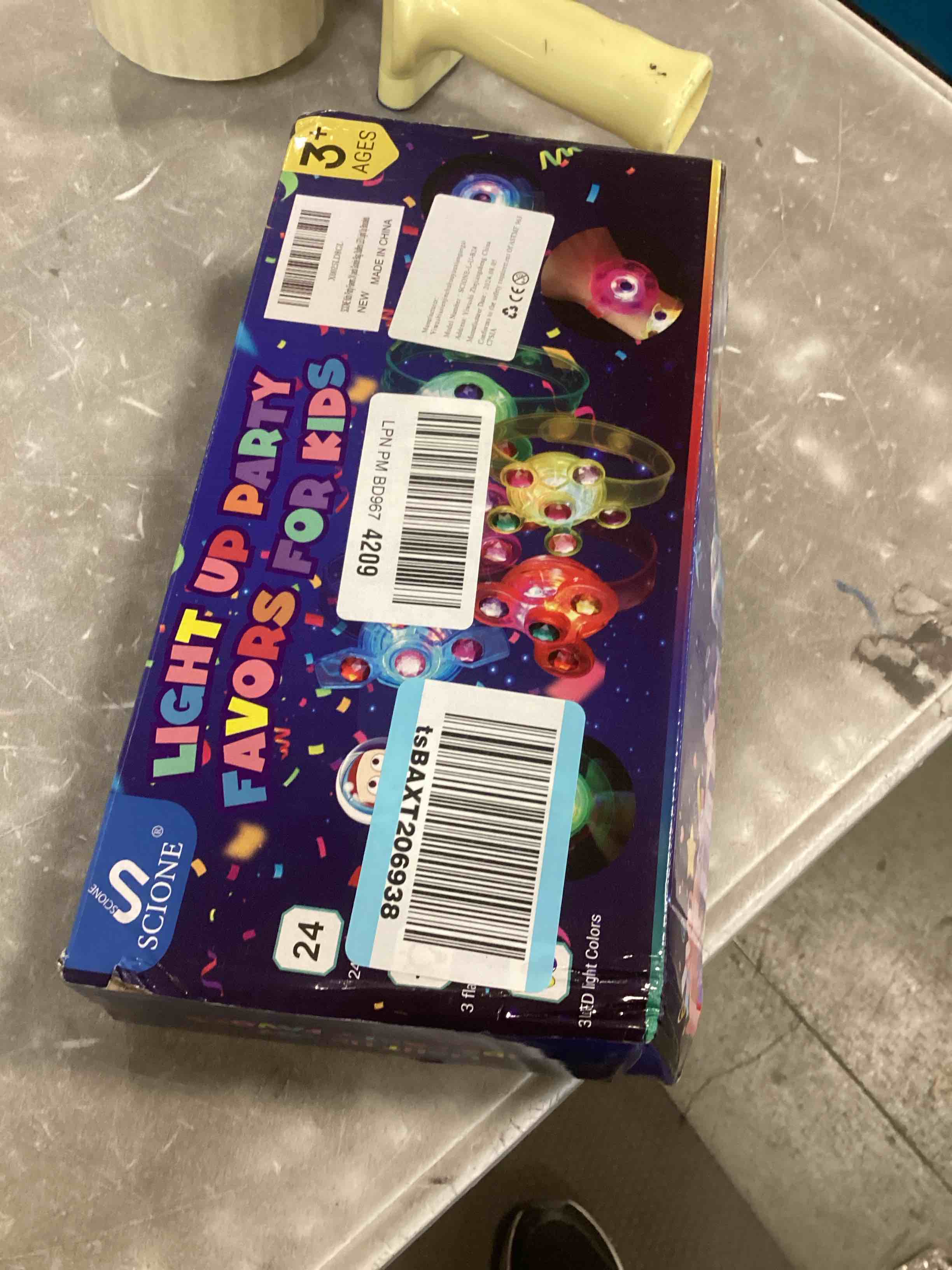SCIONE Kids Party Favors 24 pack Goodie Bag Stuffers LED Light Up