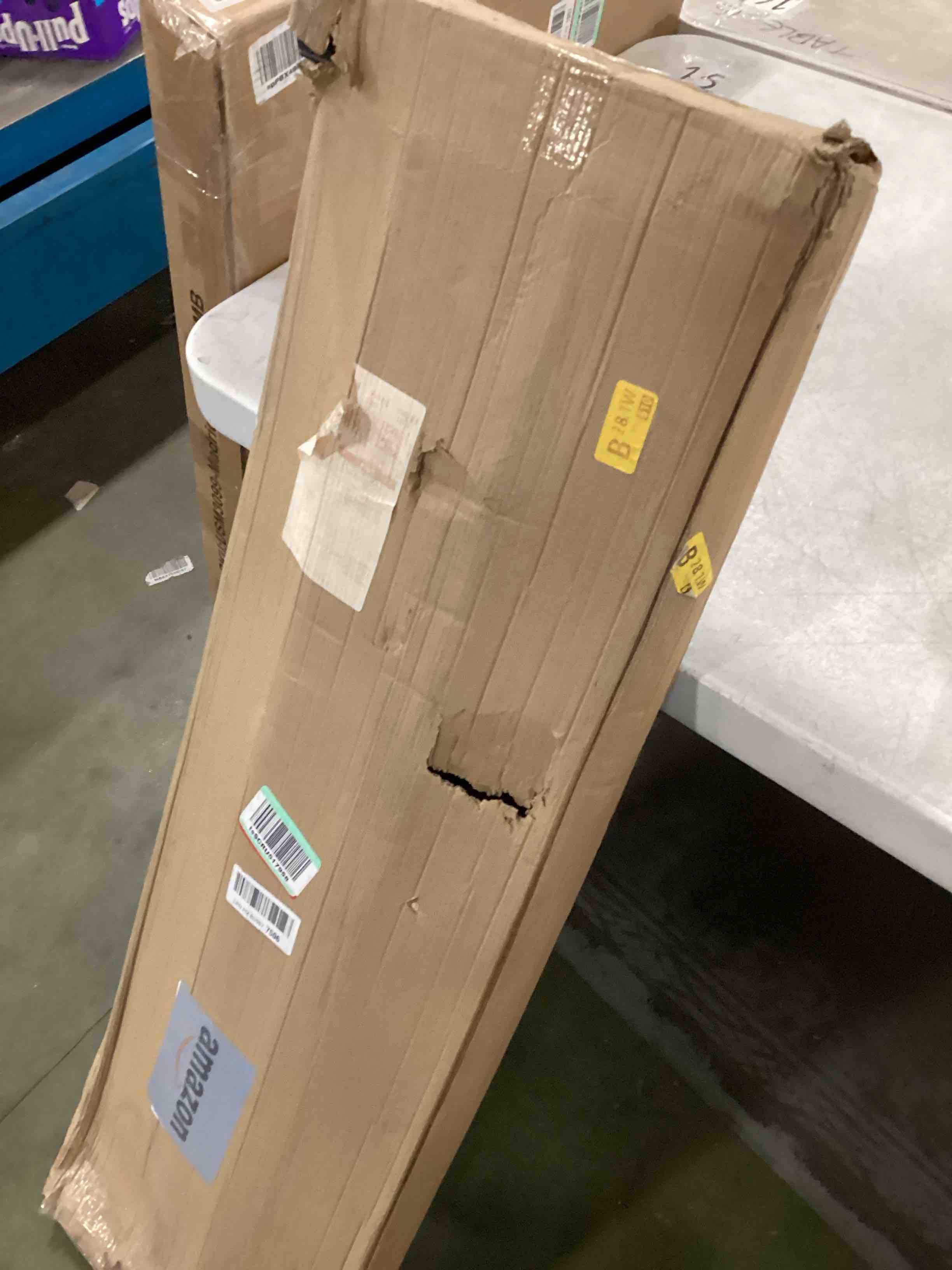 https://s3.amazonaws.com/lotting-images-prod/bidfta/GRA0234699_1729166397379.jpeg