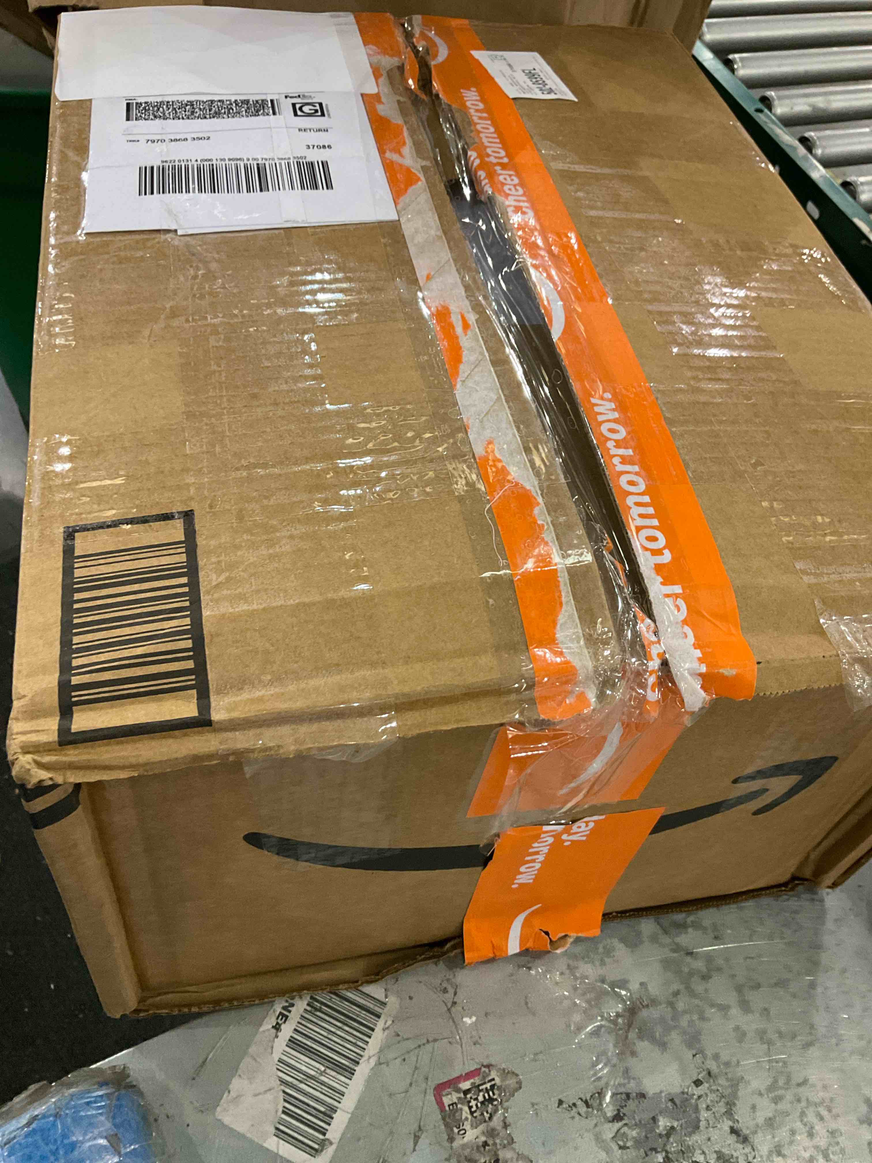 https://s3.amazonaws.com/lotting-images-prod/bidfta/GRA0236017_1734619207574.jpeg