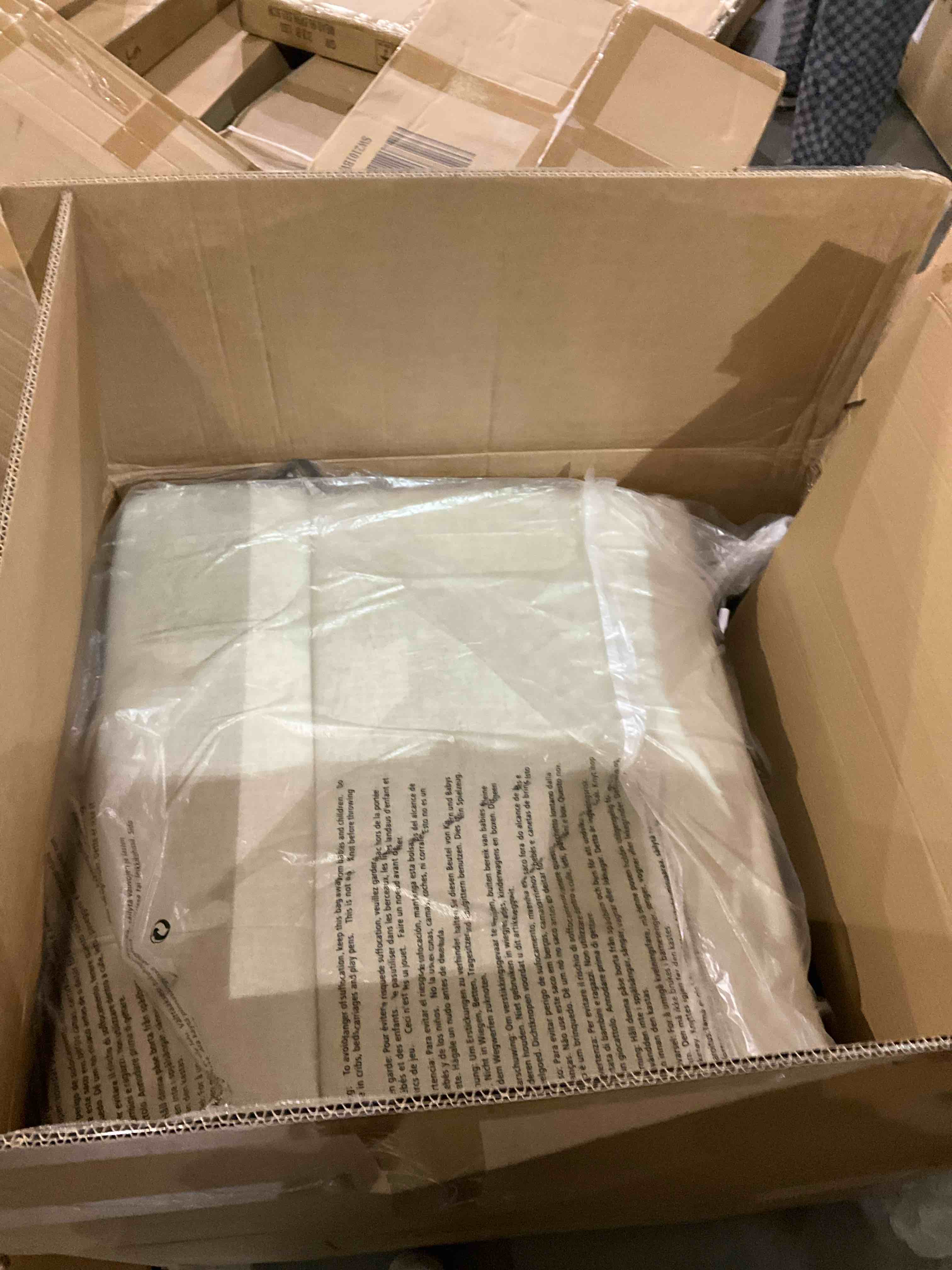 https://s3.amazonaws.com/lotting-images-prod/bidfta/GRA0237361_1733318842811.jpeg