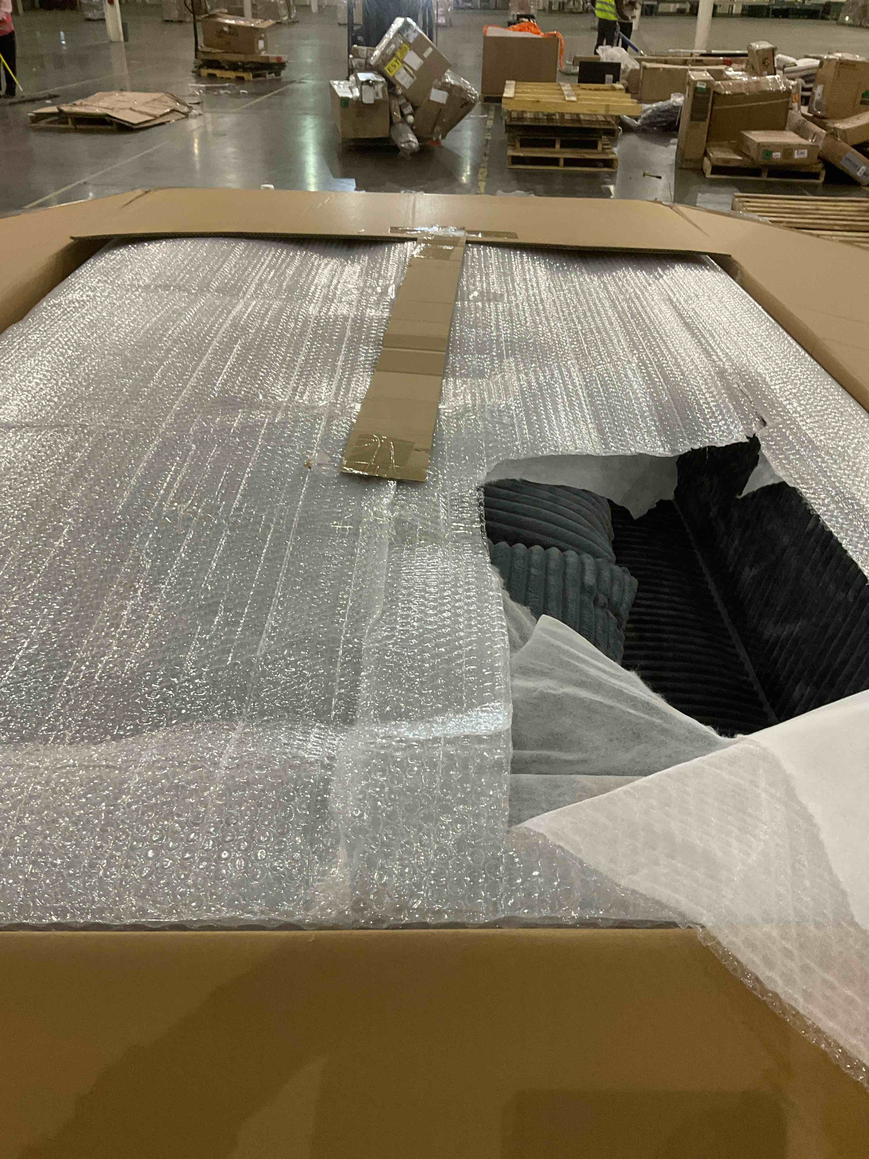 Camyah 3 - Piece Upholstered Sectional