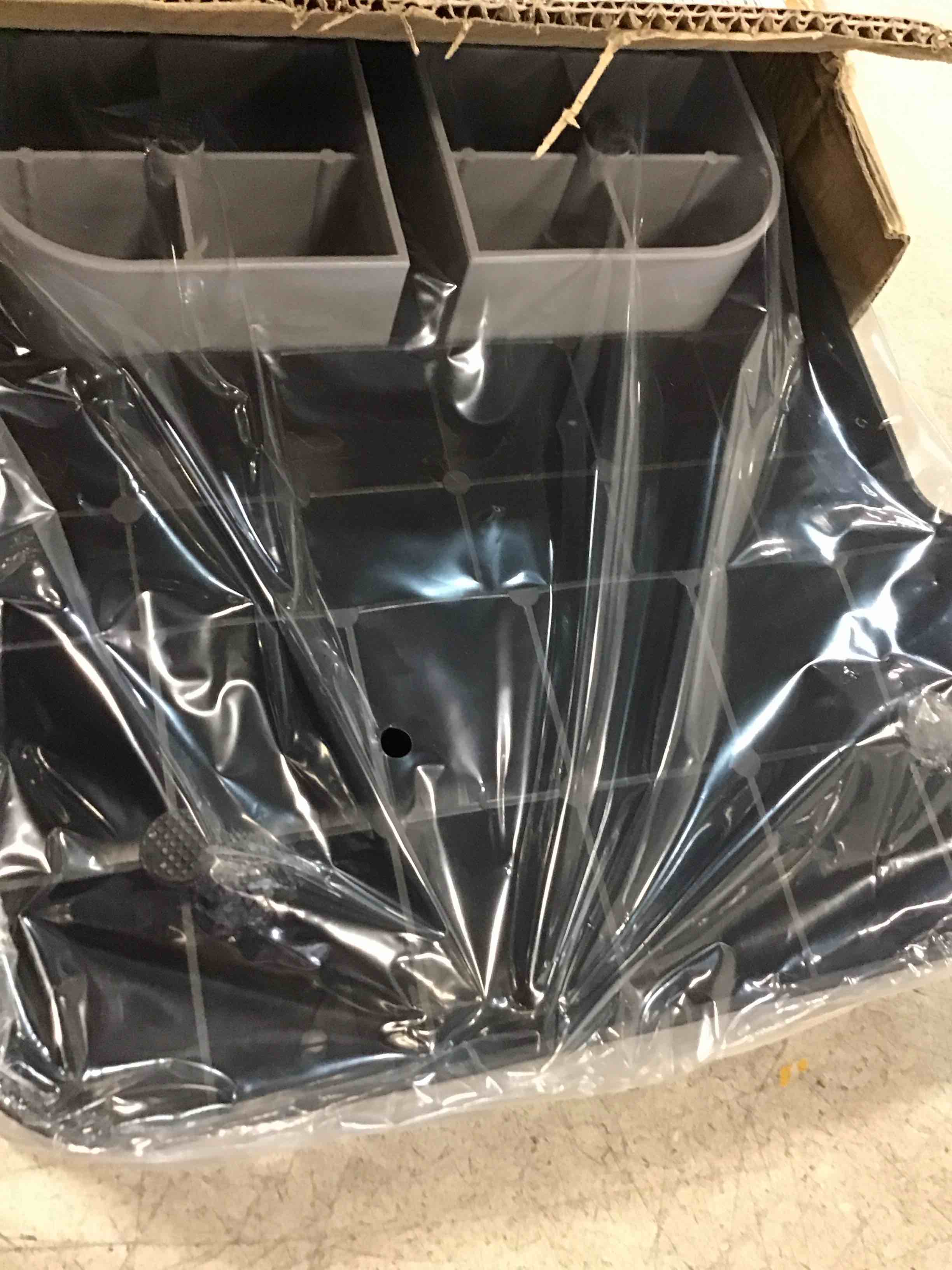 https://s3.amazonaws.com/lotting-images-prod/bidfta/GRA0238288_1732204644795.jpeg