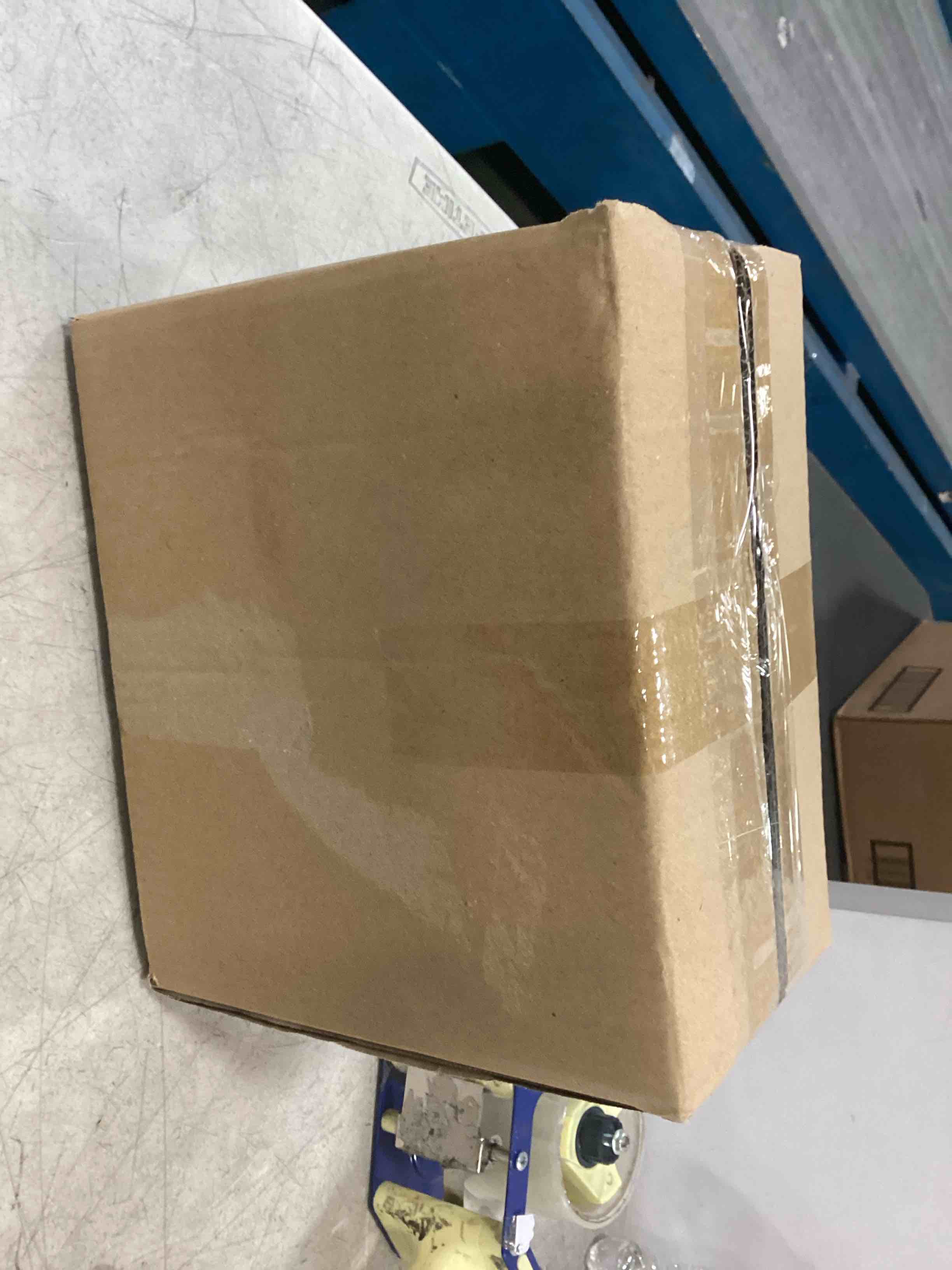 https://s3.amazonaws.com/lotting-images-prod/bidfta/GRA0238615_1732081067217.jpeg