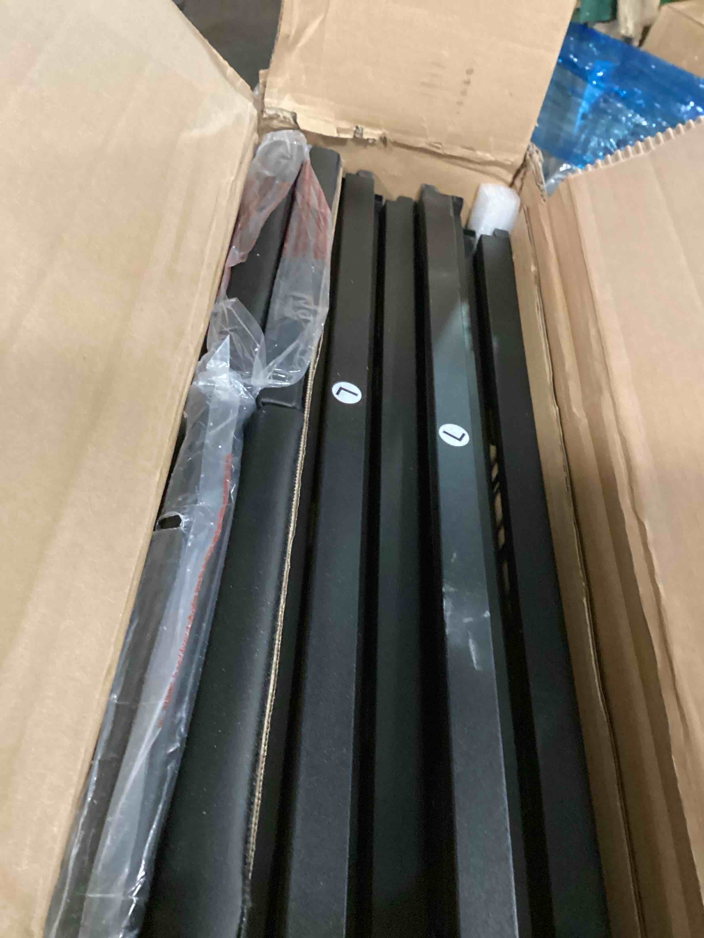 https://s3.amazonaws.com/lotting-images-prod/bidfta/GRA0238683_1732054467813.jpeg