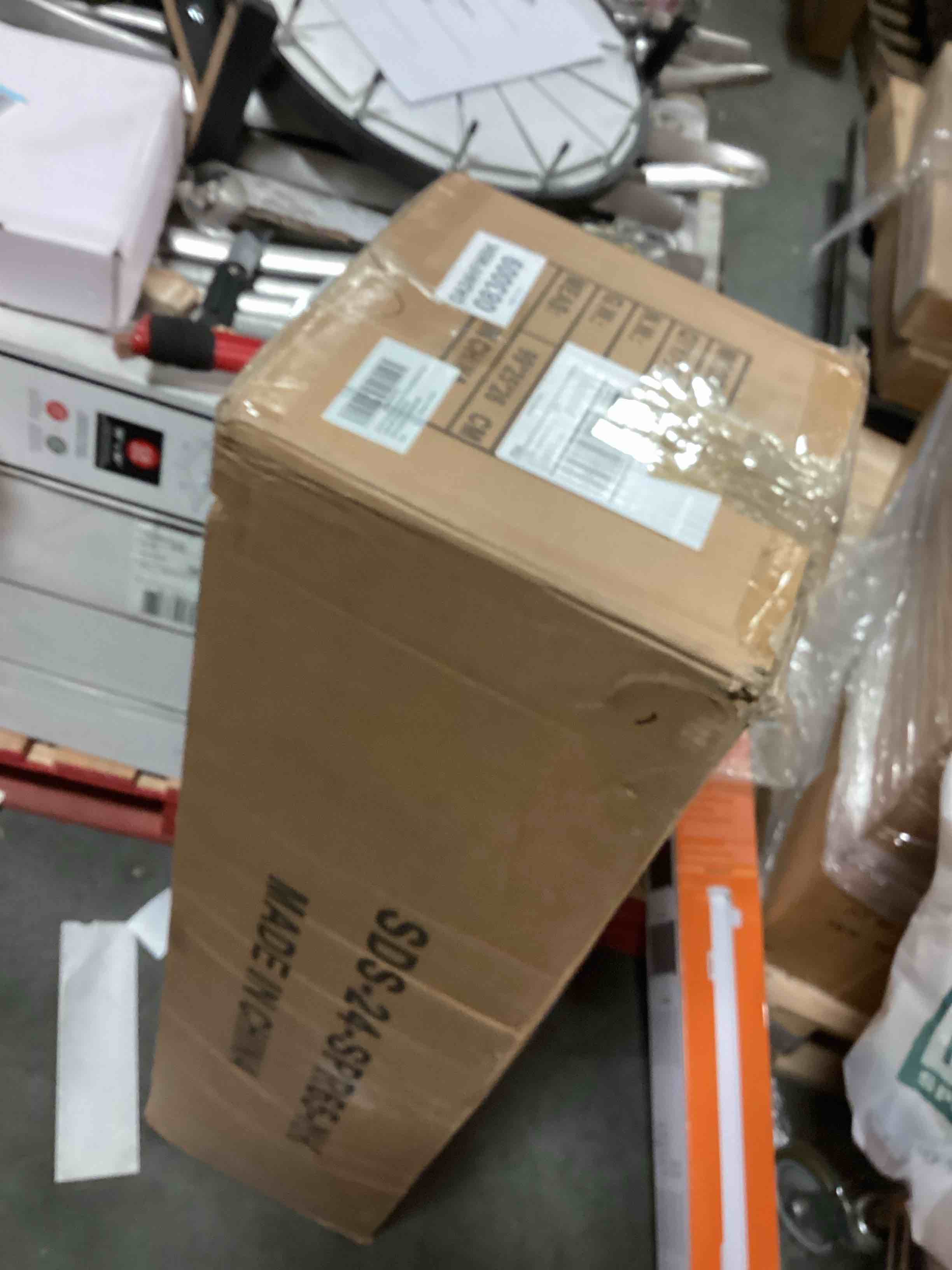 https://s3.amazonaws.com/lotting-images-prod/bidfta/GRA0244031_1736374425883.jpeg