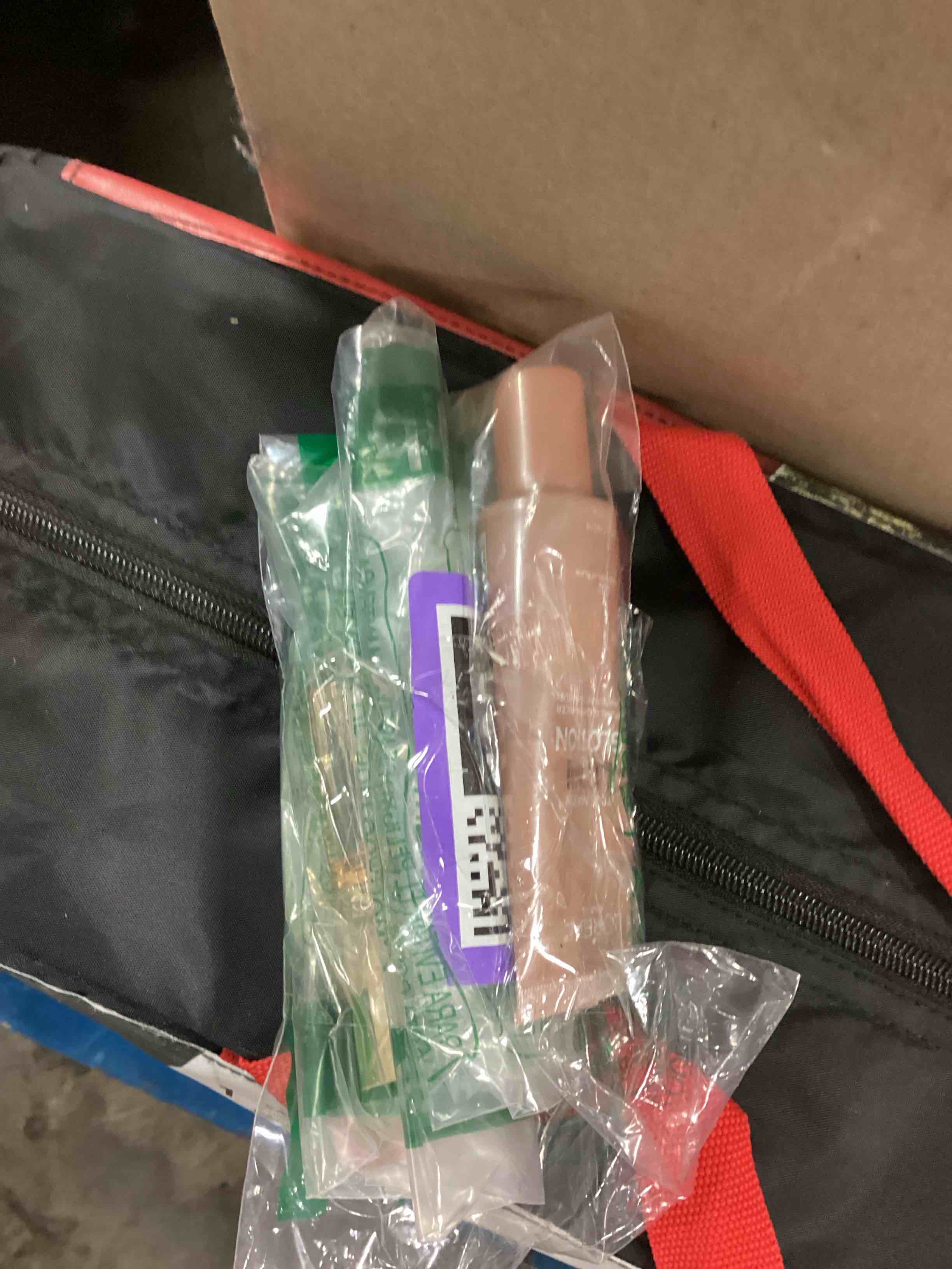 https://s3.amazonaws.com/lotting-images-prod/bidfta/GRA0244447_1734552884221.jpeg