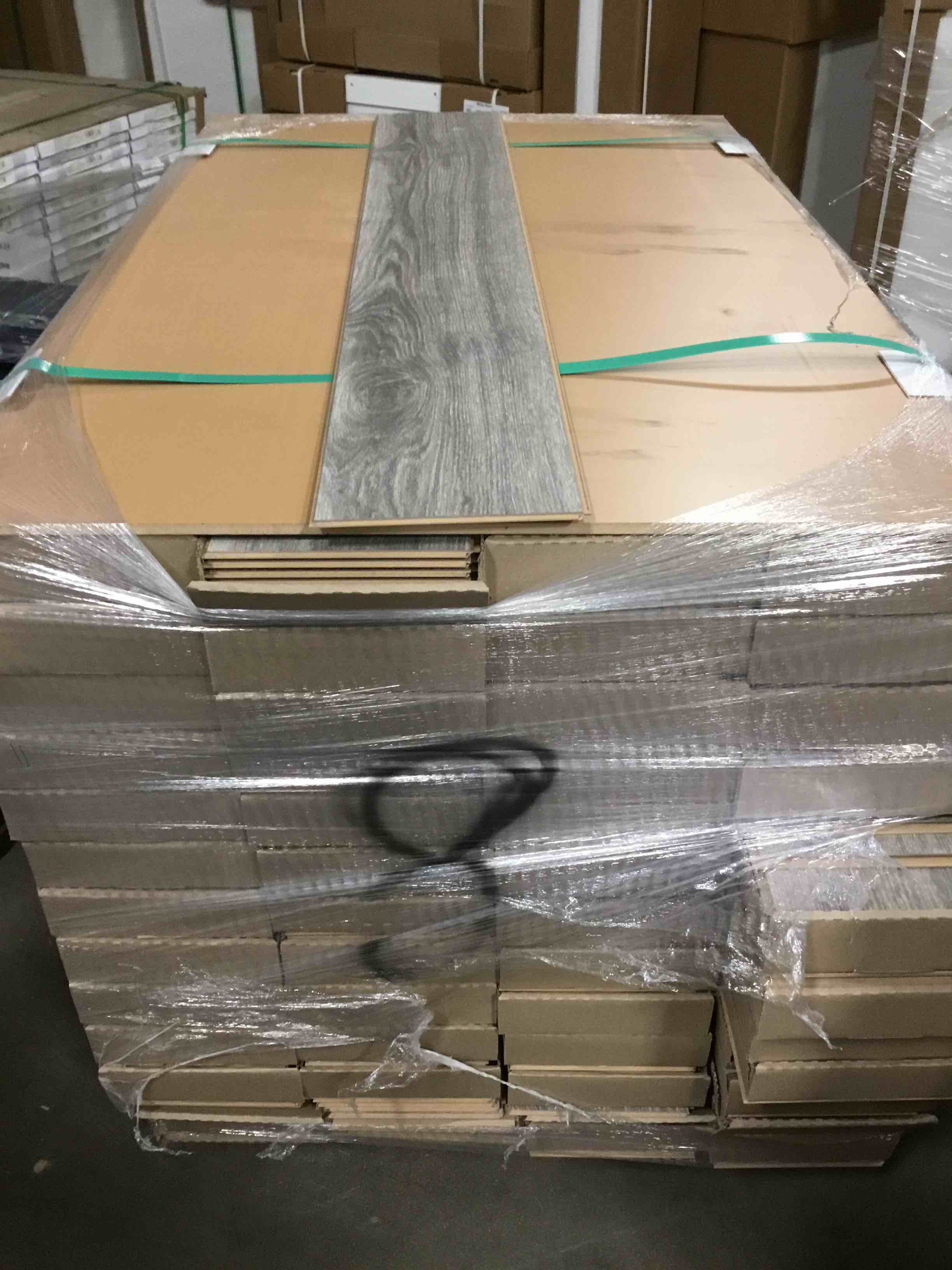https://s3.amazonaws.com/lotting-images-prod/bidfta/GRA0248992_1738174125965.jpeg