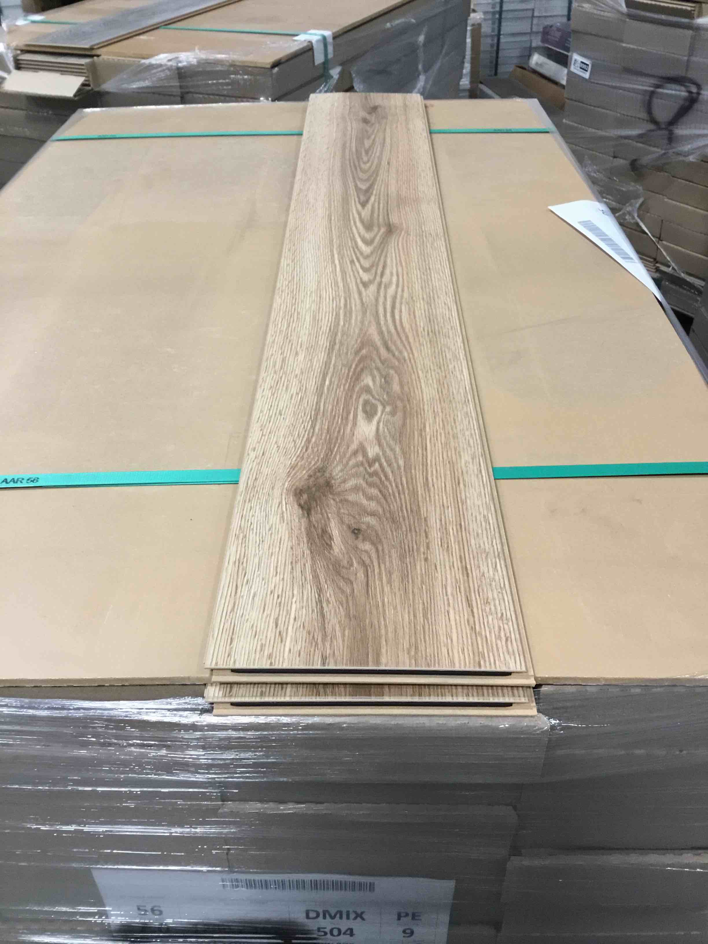 56 boxes 1,332.18 sq ft 7.5x50.75 7mm laminate flooring your bid Per sq ft 