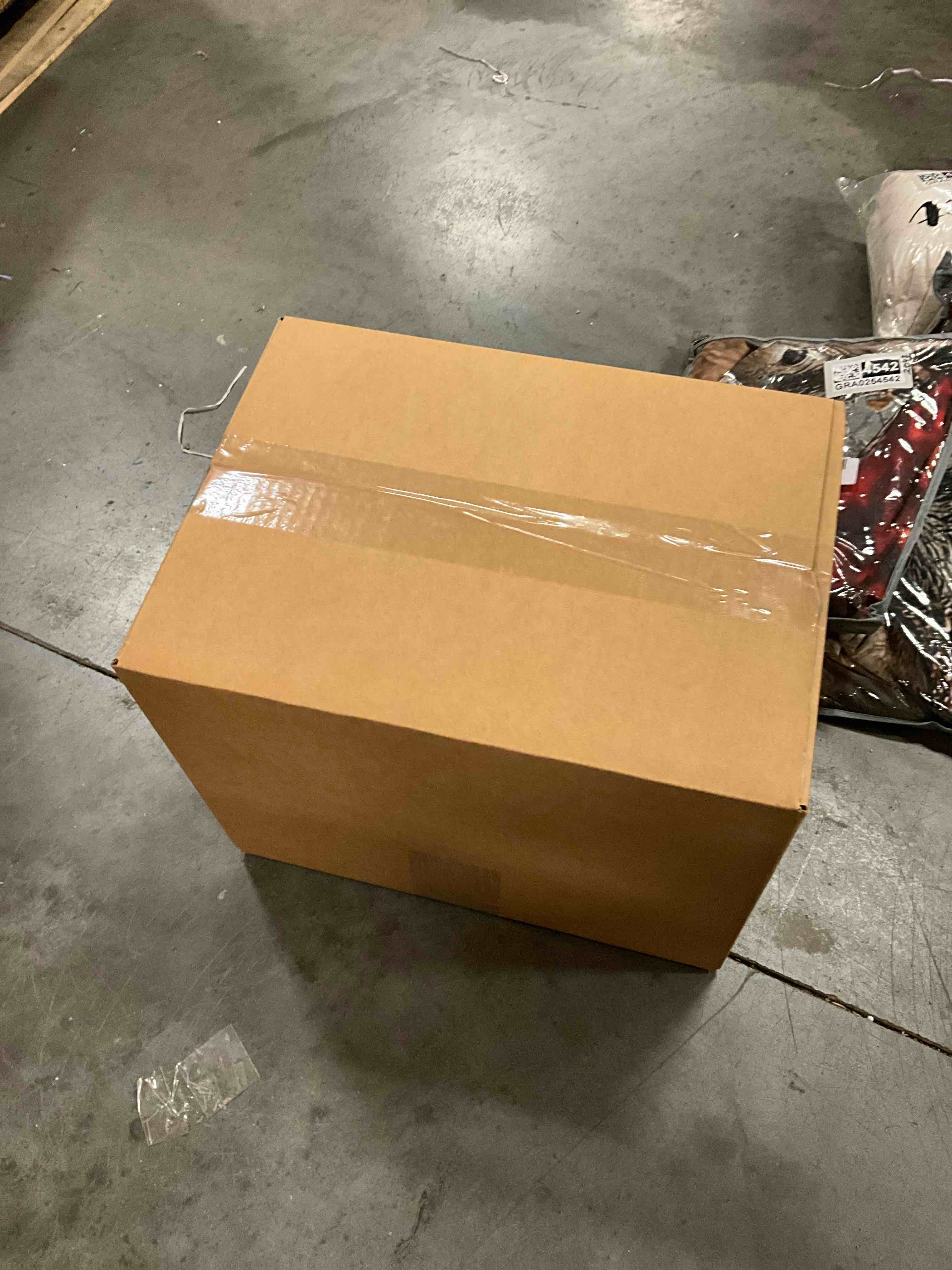 https://s3.amazonaws.com/lotting-images-prod/bidfta/GRA0254544_1734707204658.jpeg