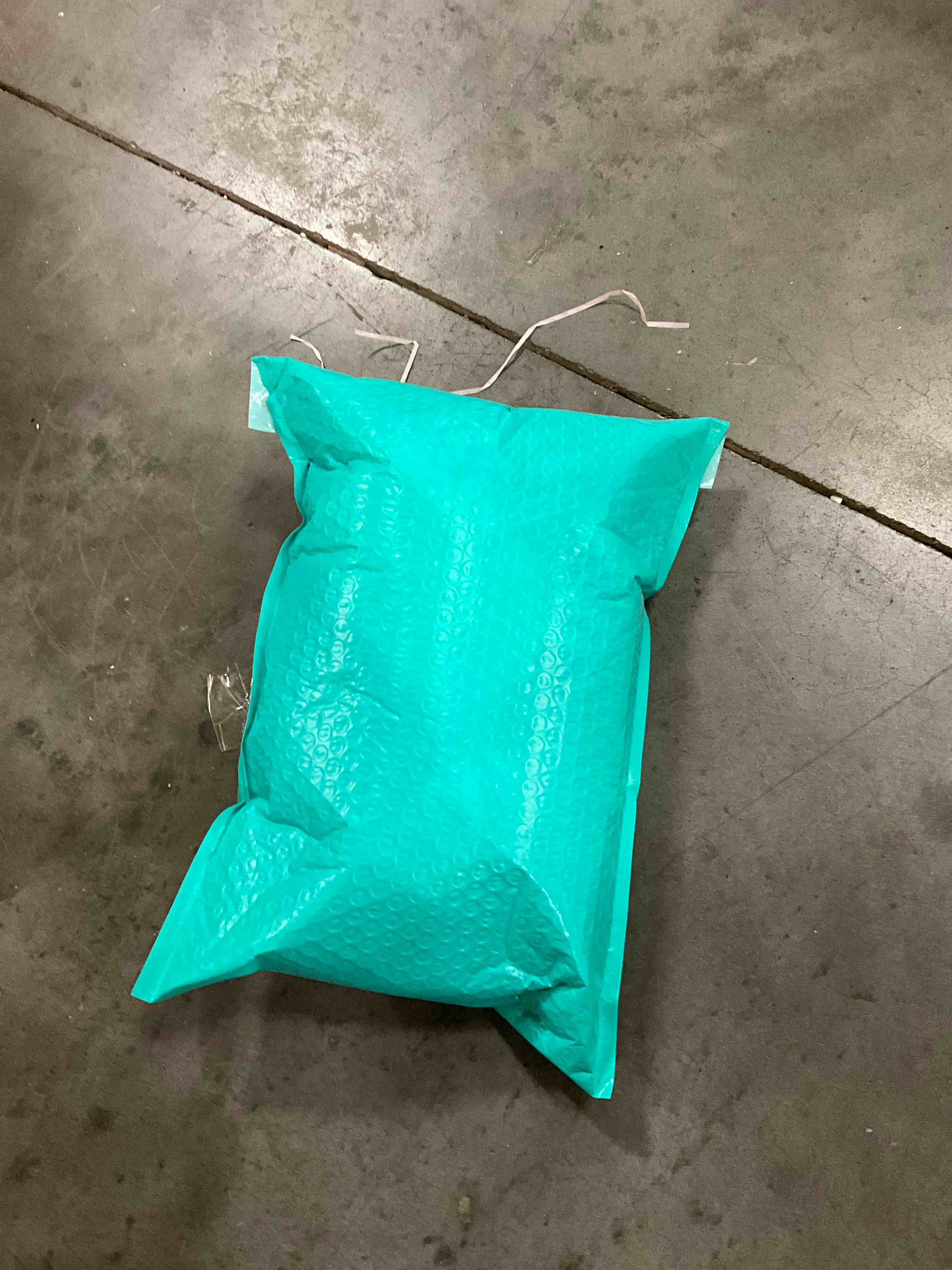 https://s3.amazonaws.com/lotting-images-prod/bidfta/GRA0254629_1734709380304.jpeg