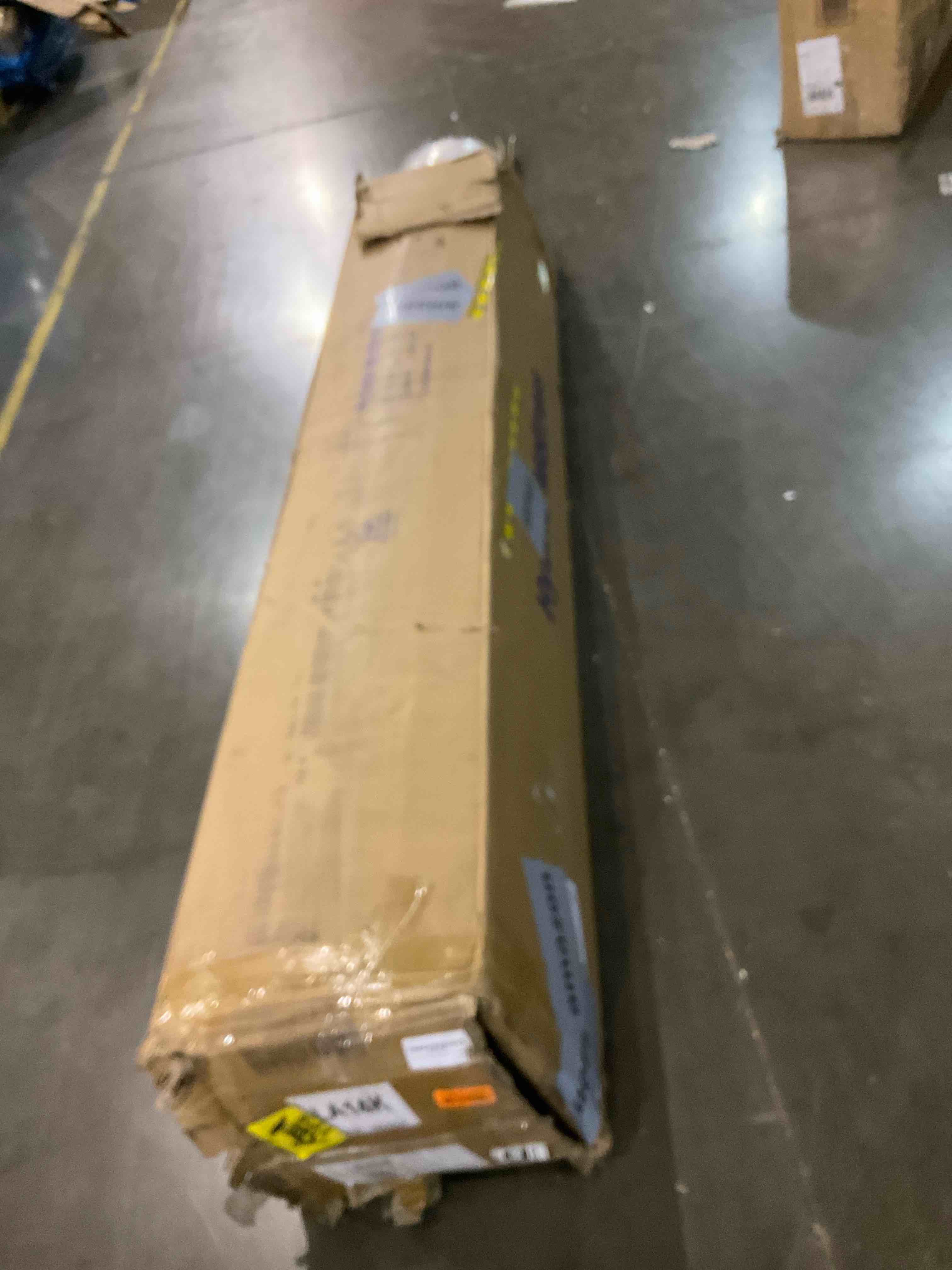 https://s3.amazonaws.com/lotting-images-prod/bidfta/GRA0264098_1739794947299.jpeg