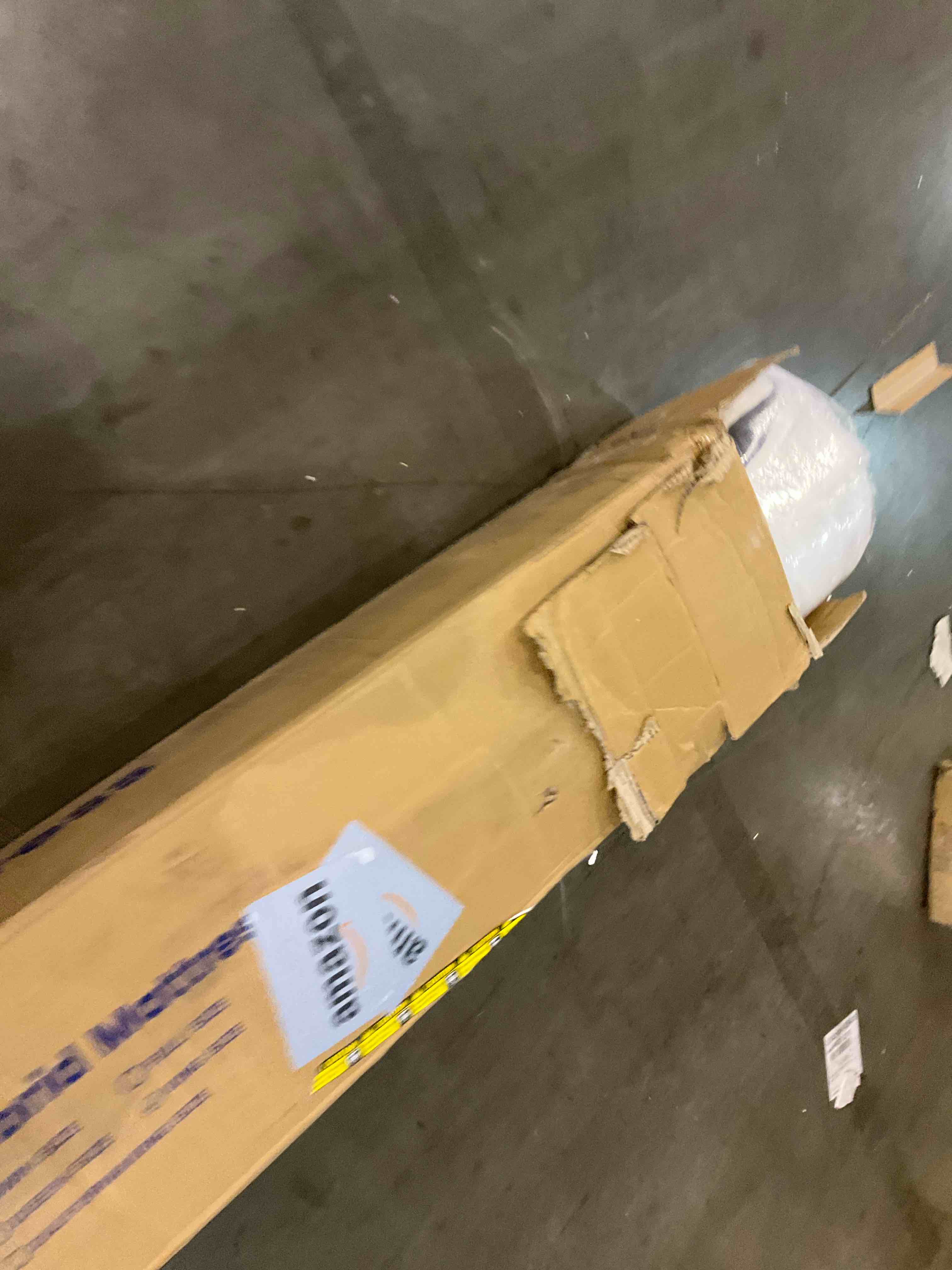 https://s3.amazonaws.com/lotting-images-prod/bidfta/GRA0264098_1739794950911.jpeg