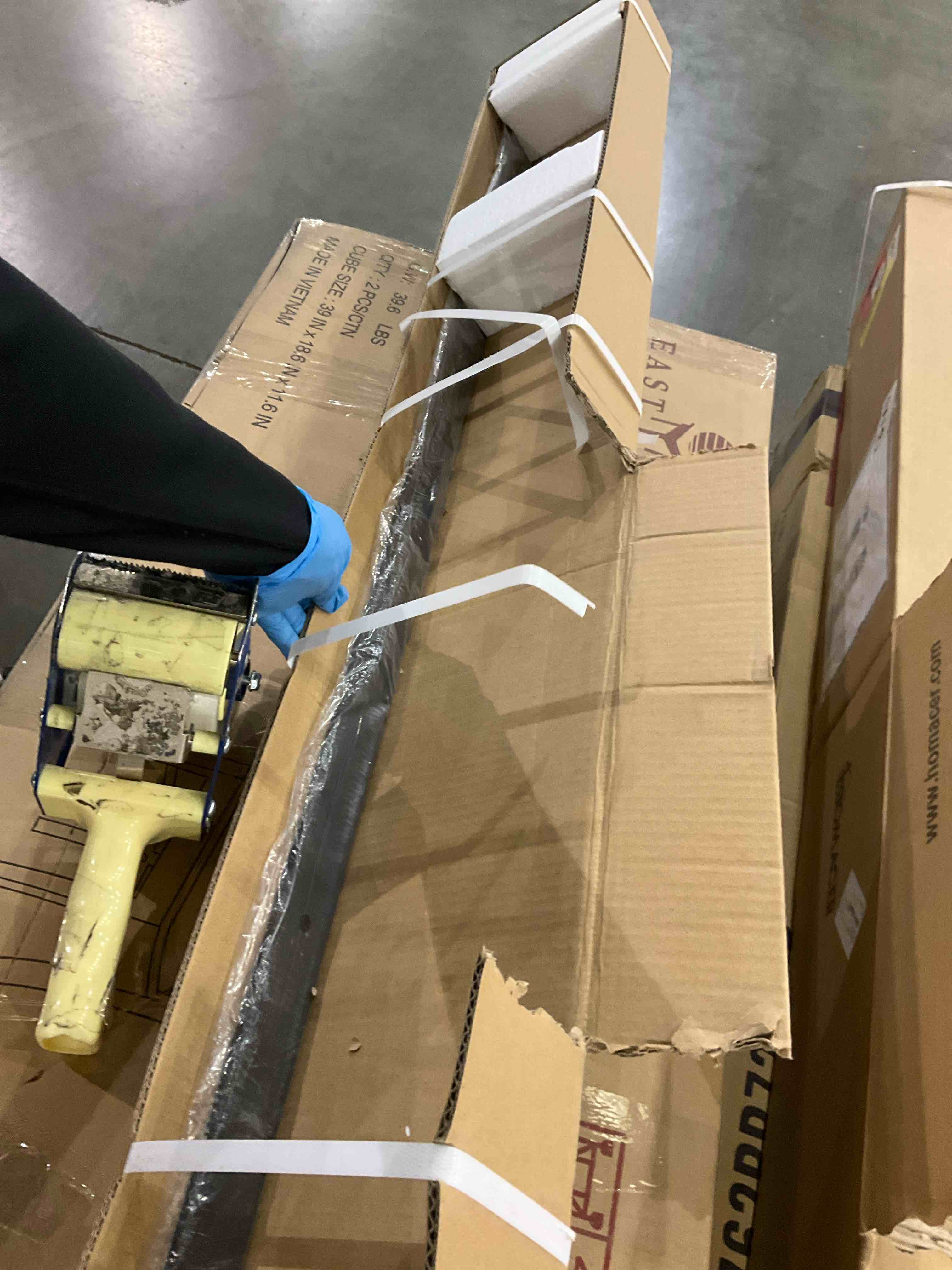 https://s3.amazonaws.com/lotting-images-prod/bidfta/GRA0264213_1738779069195.jpeg