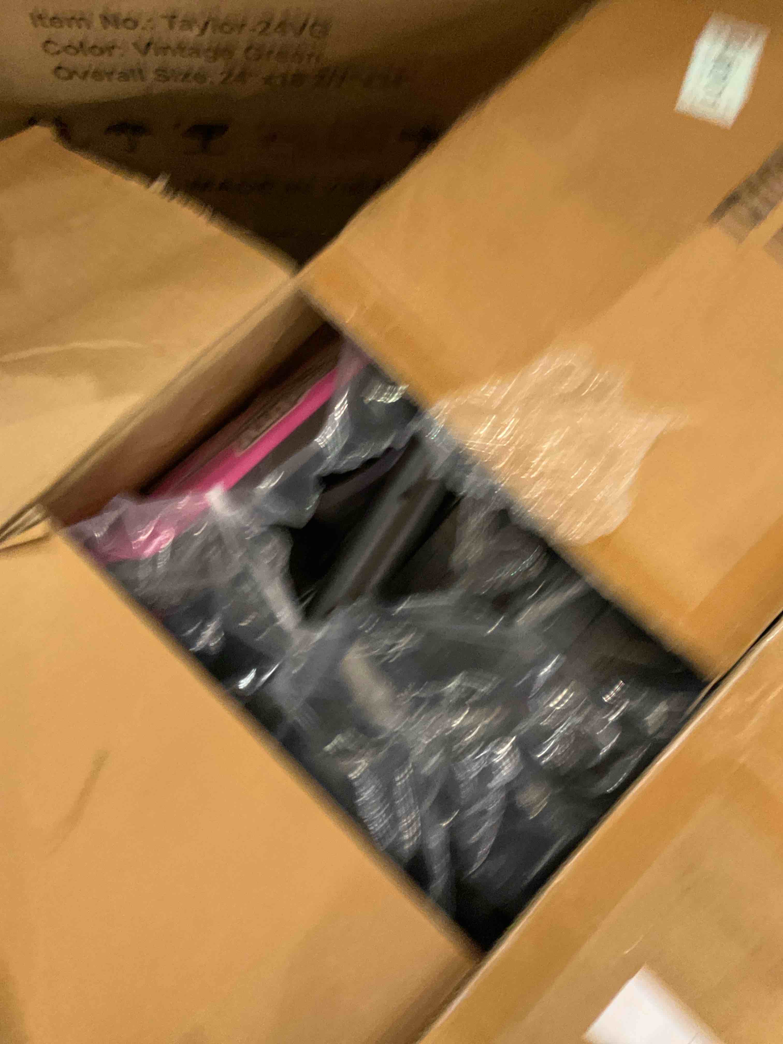 https://s3.amazonaws.com/lotting-images-prod/bidfta/GRA0264462_1737564683560.jpeg
