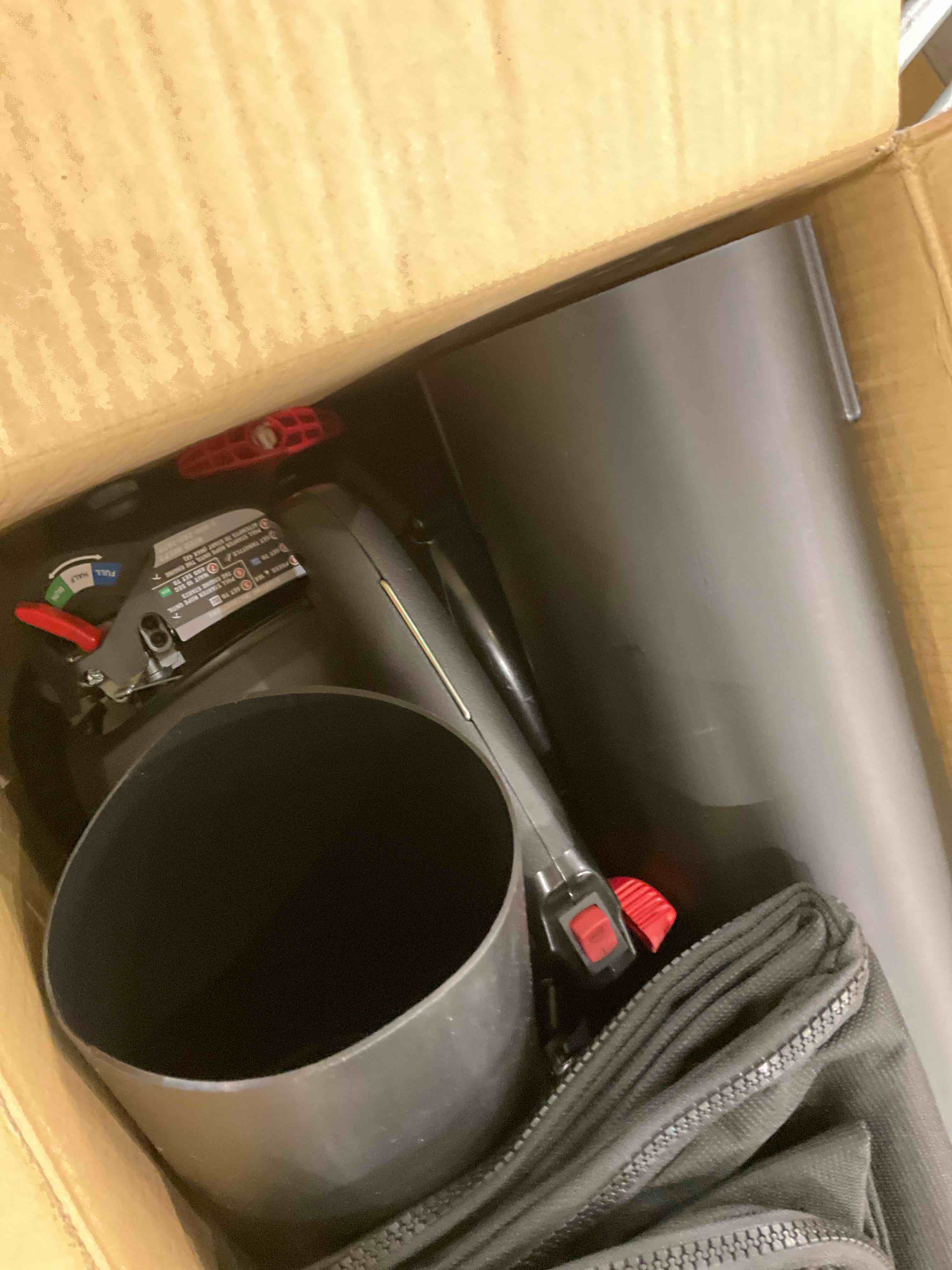 https://s3.amazonaws.com/lotting-images-prod/bidfta/GRA0264933_1737041571625.jpeg