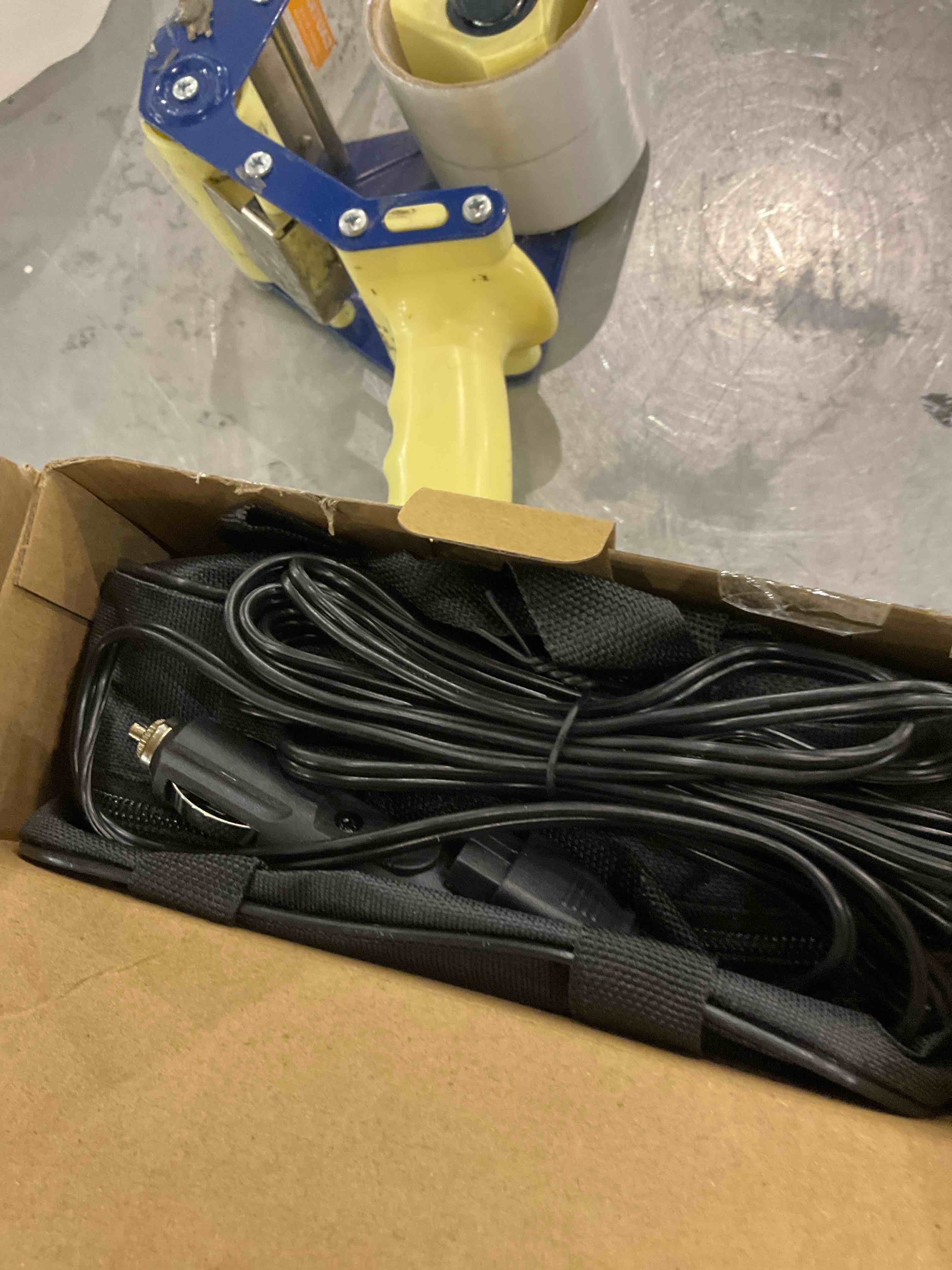 https://s3.amazonaws.com/lotting-images-prod/bidfta/GRA0265565_1736355467339.jpeg