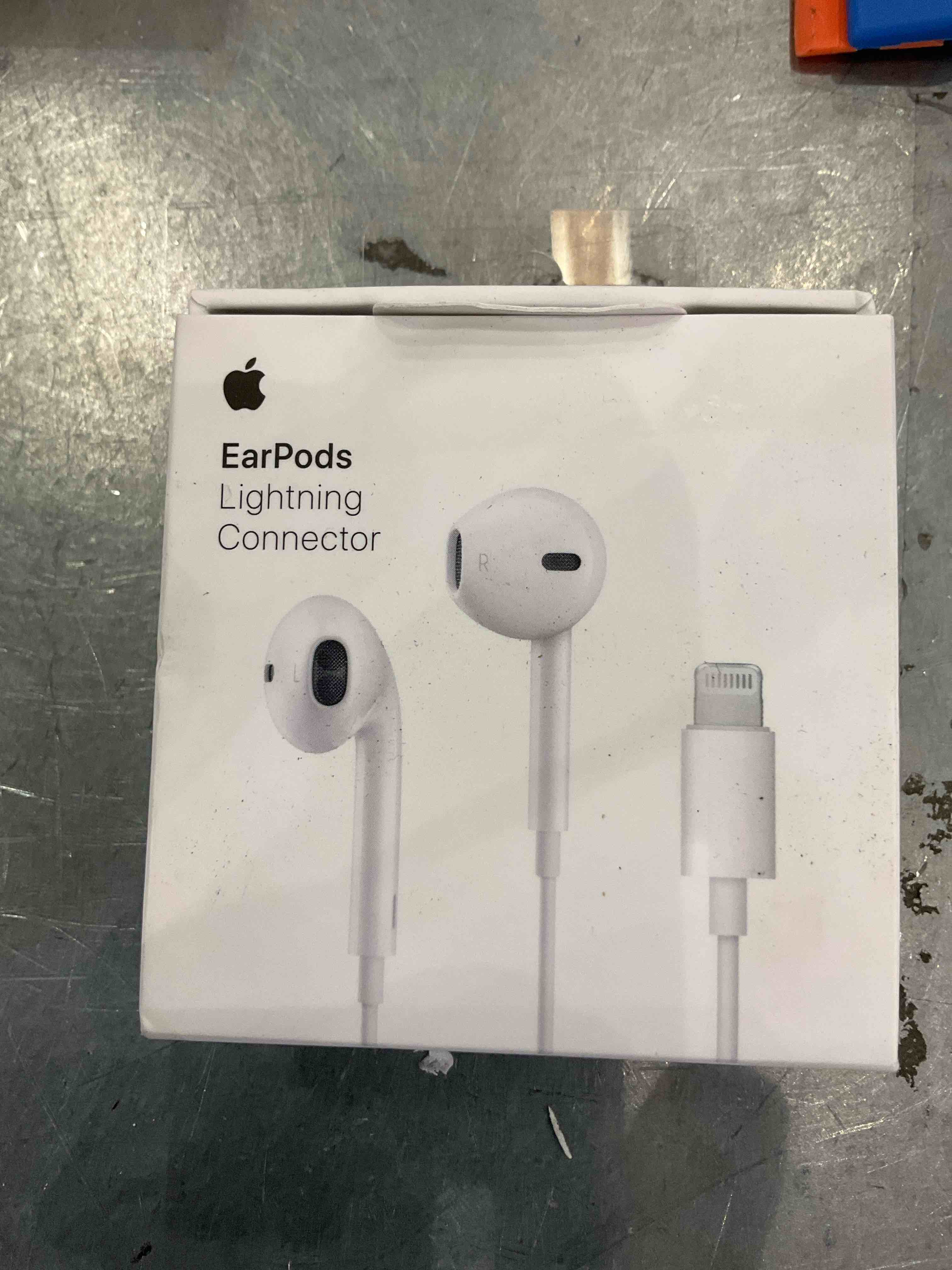 Apple EarPods Headphones with Lightning Connector, Wired Ear Buds for iPhone with Built-in Remote to Control Music, Phone Calls, and Volume