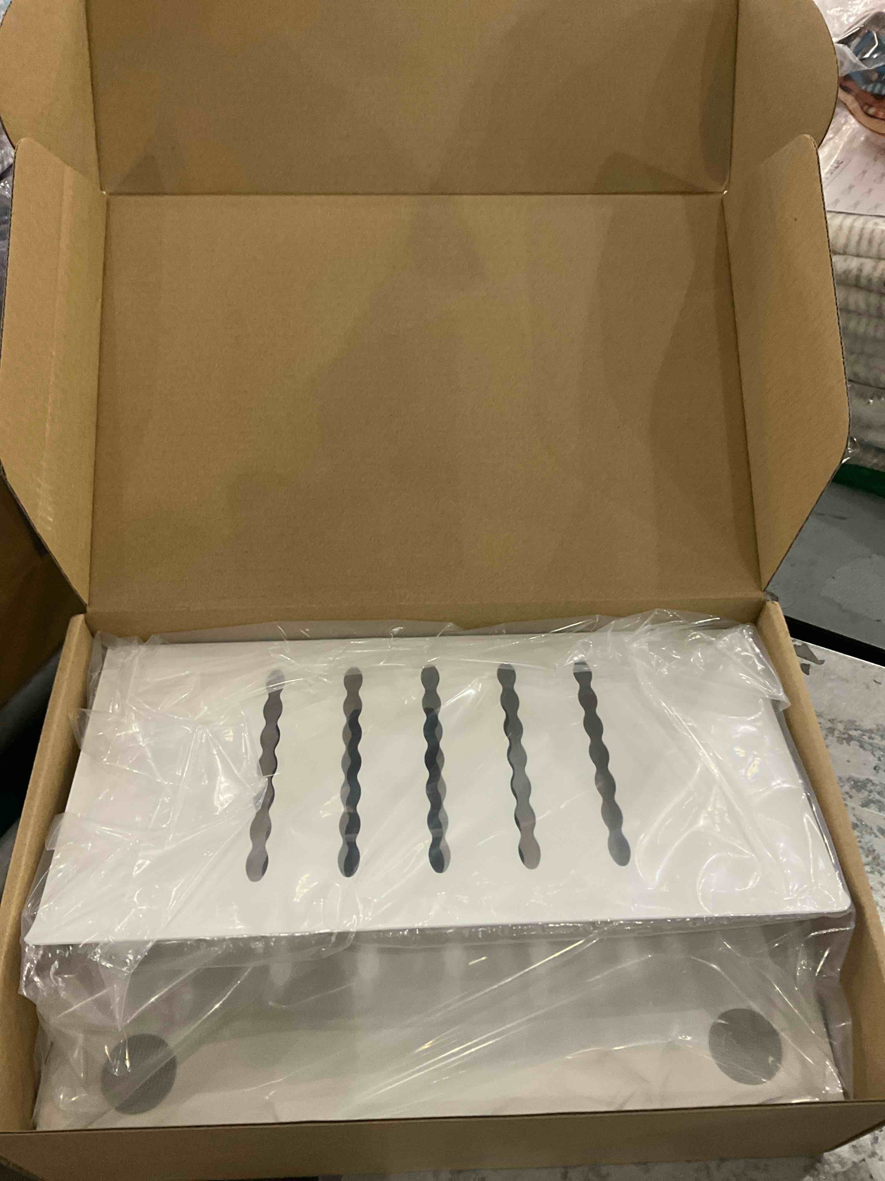 https://s3.amazonaws.com/lotting-images-prod/bidfta/GRA0266274_1736779094909.jpeg