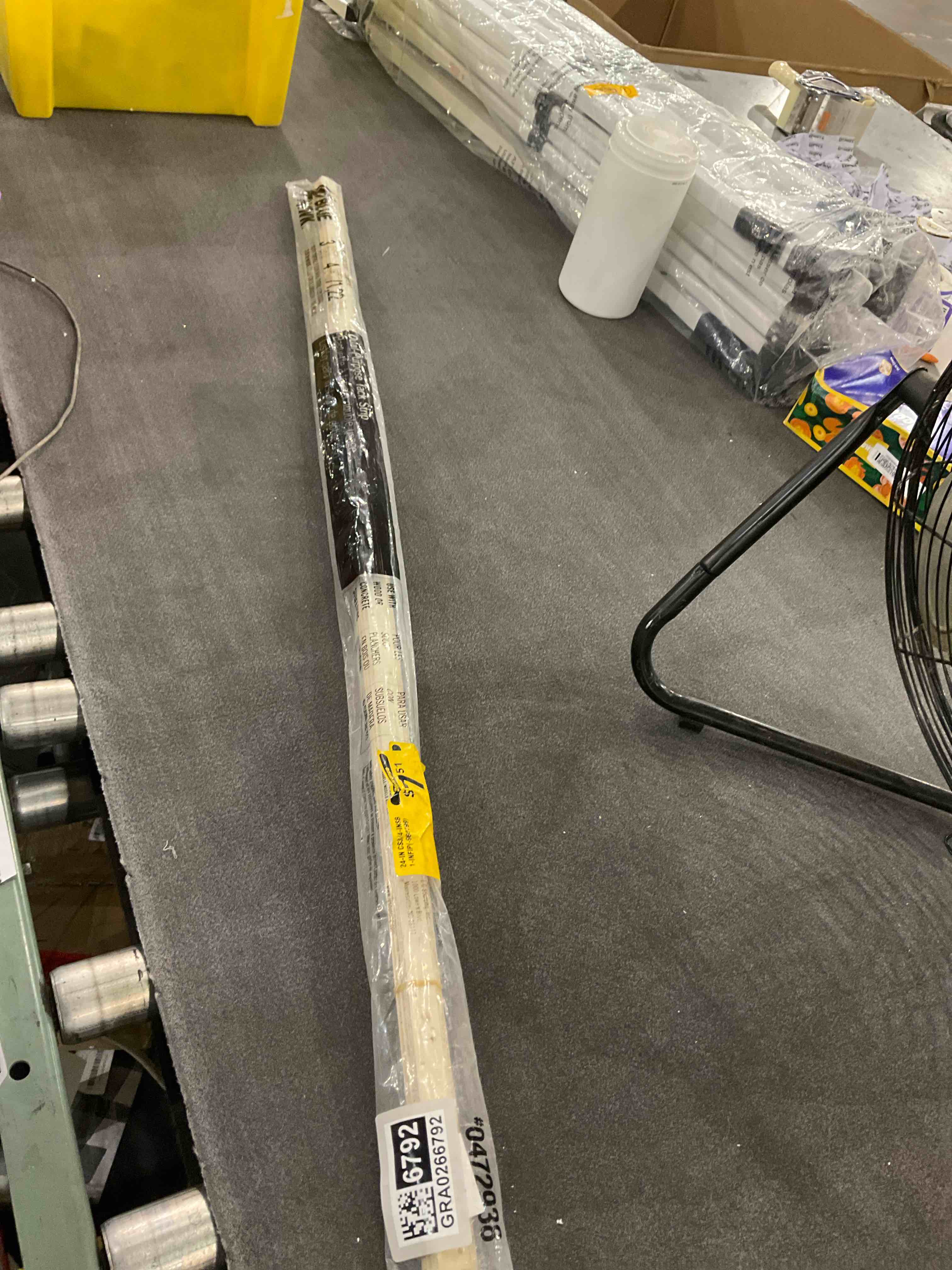 blue hawk dual purpose tack strip 3ct 4ft/122m