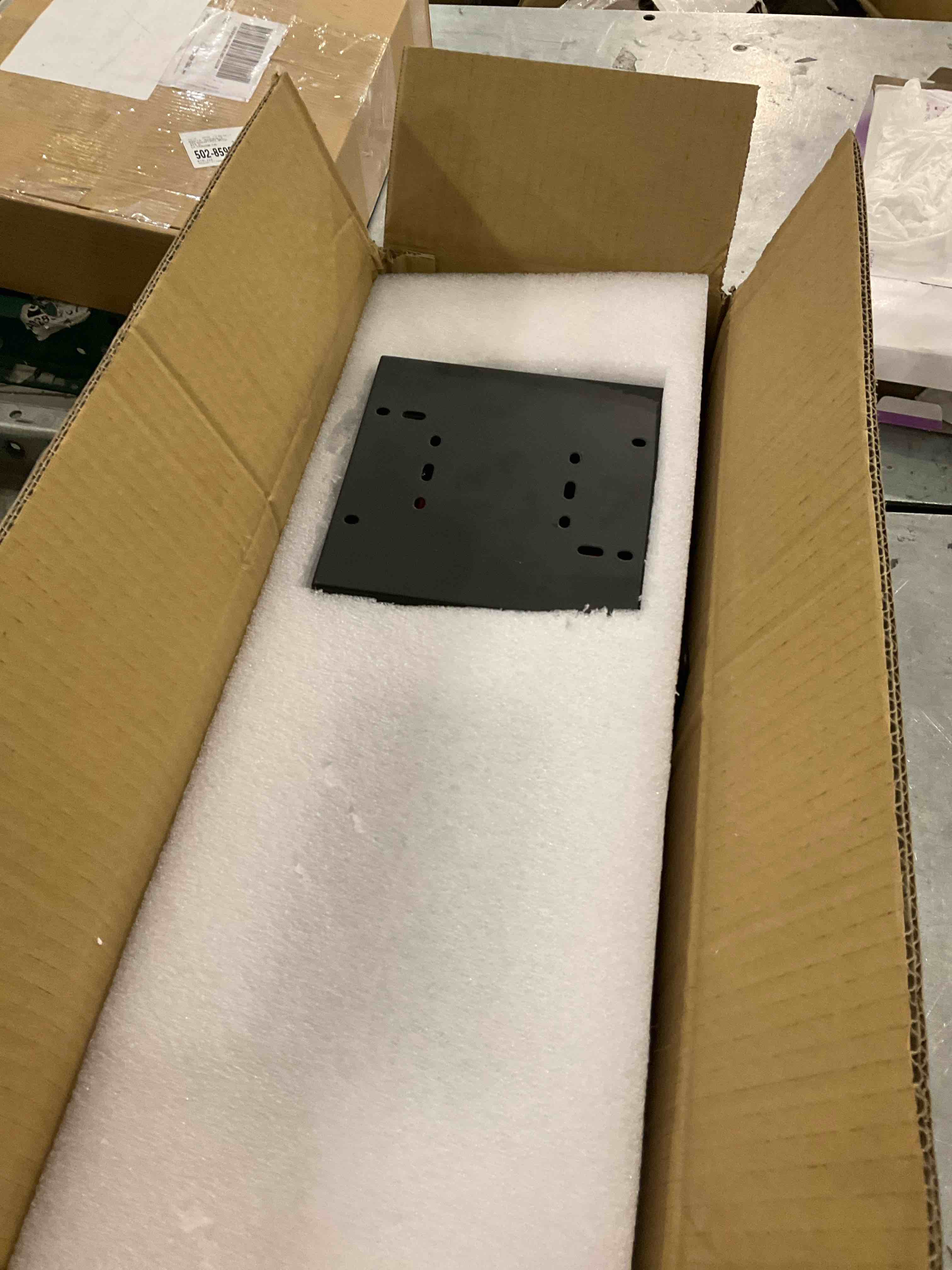 https://s3.amazonaws.com/lotting-images-prod/bidfta/GRA0267038_1735922759163.jpeg