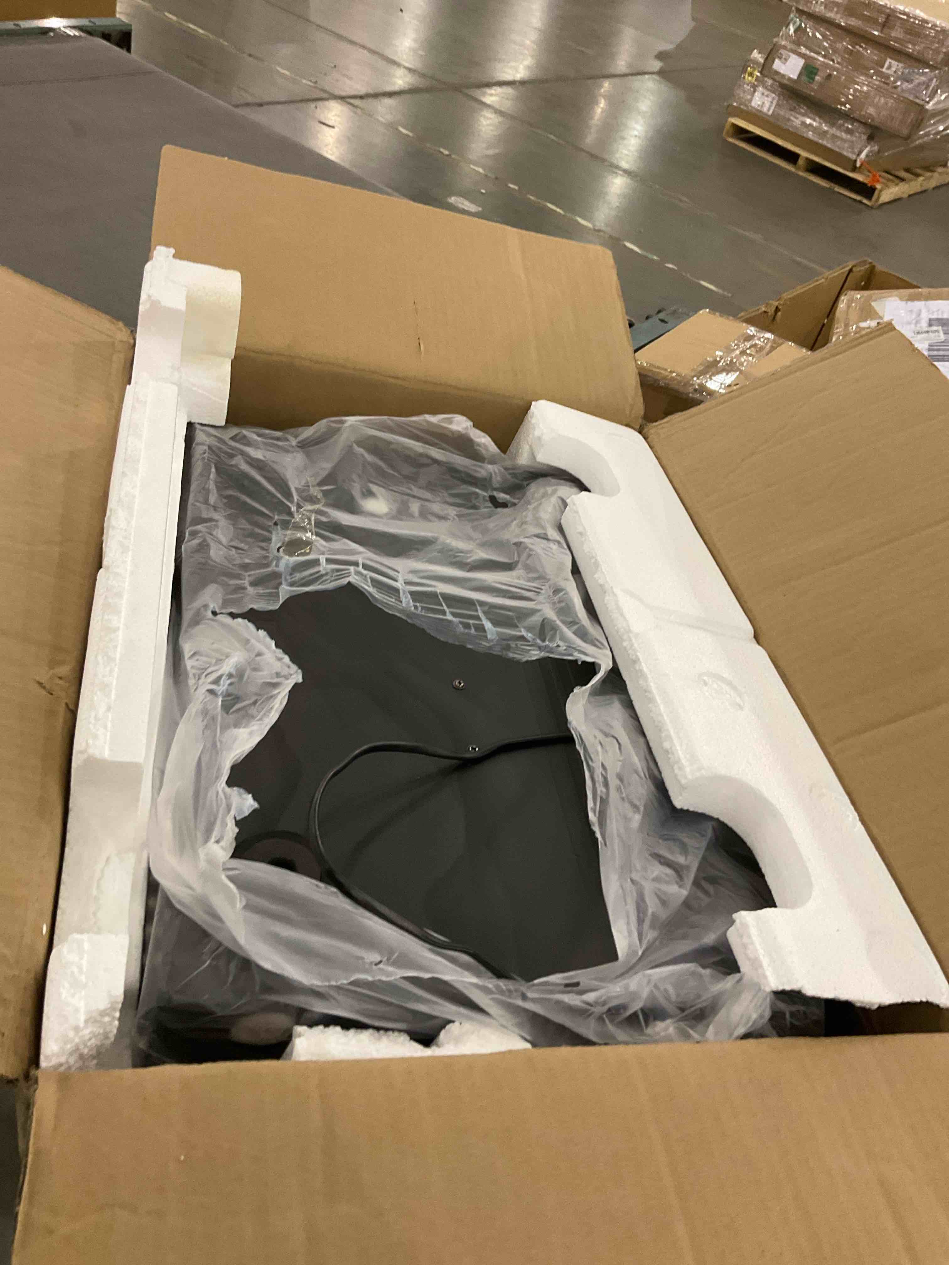 https://s3.amazonaws.com/lotting-images-prod/bidfta/GRA0268174_1732911417168.jpeg