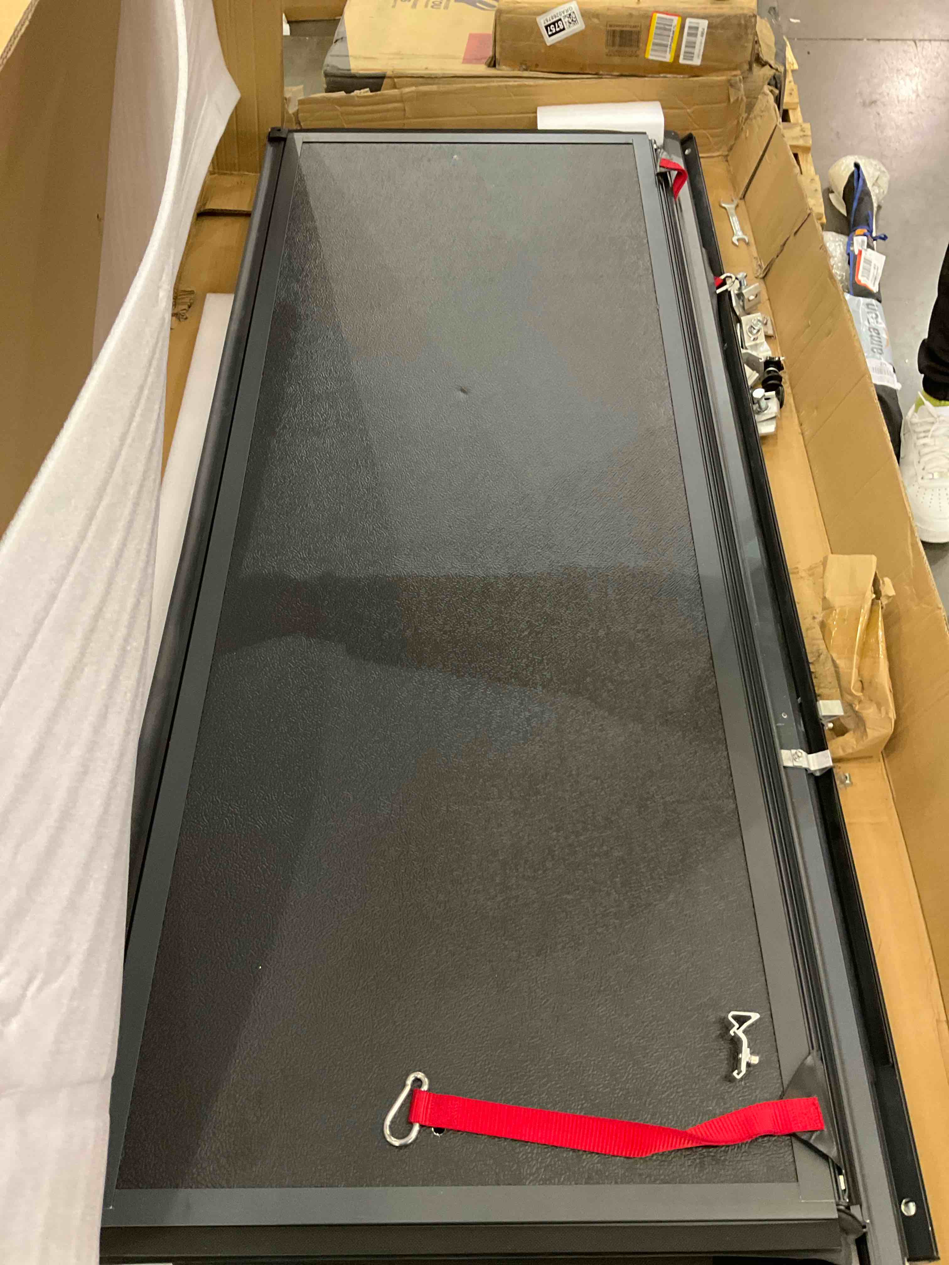 https://s3.amazonaws.com/lotting-images-prod/bidfta/GRA0268658_1729615231388.jpeg