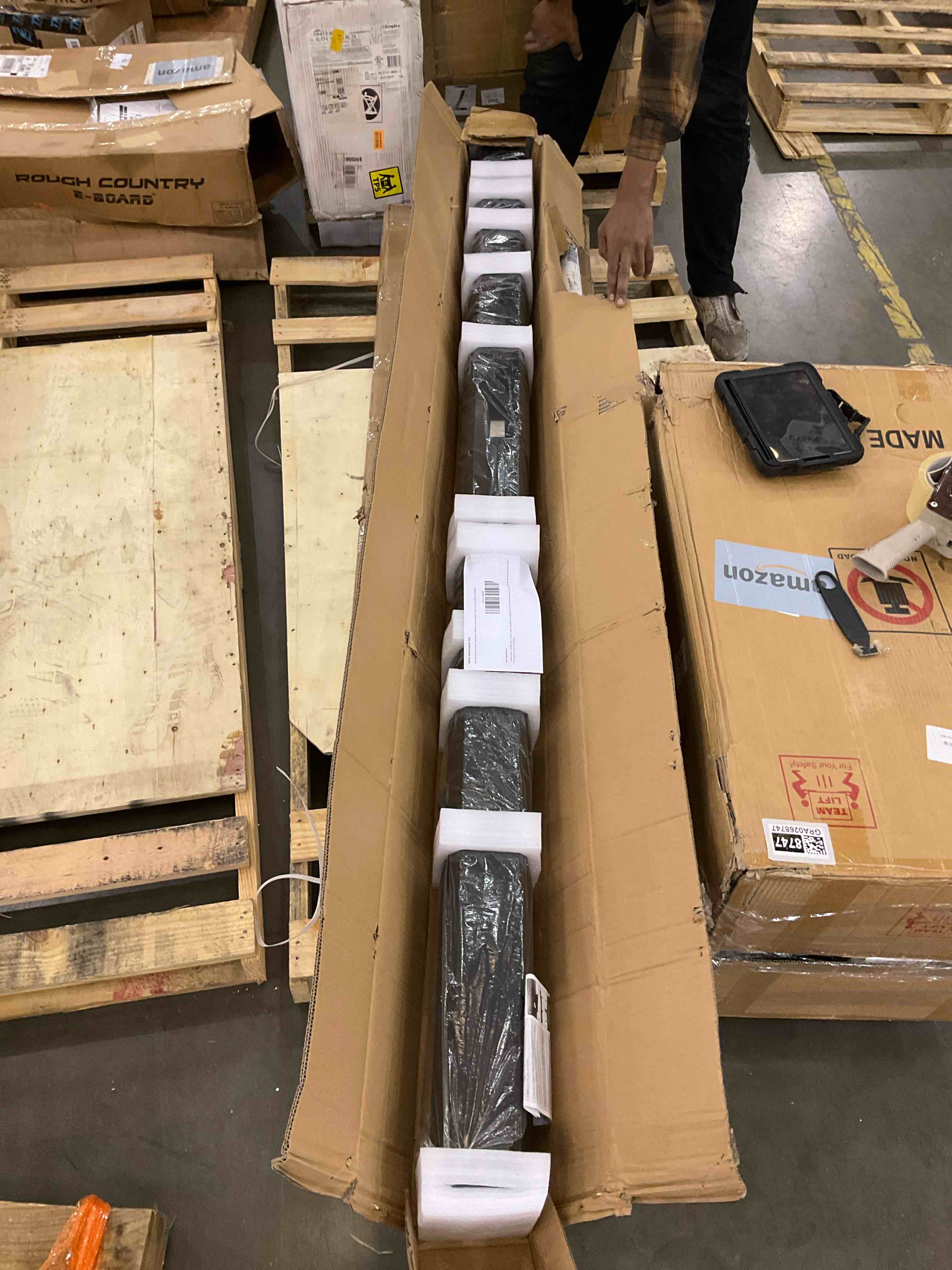 https://s3.amazonaws.com/lotting-images-prod/bidfta/GRA0268766_1729607754195.jpeg