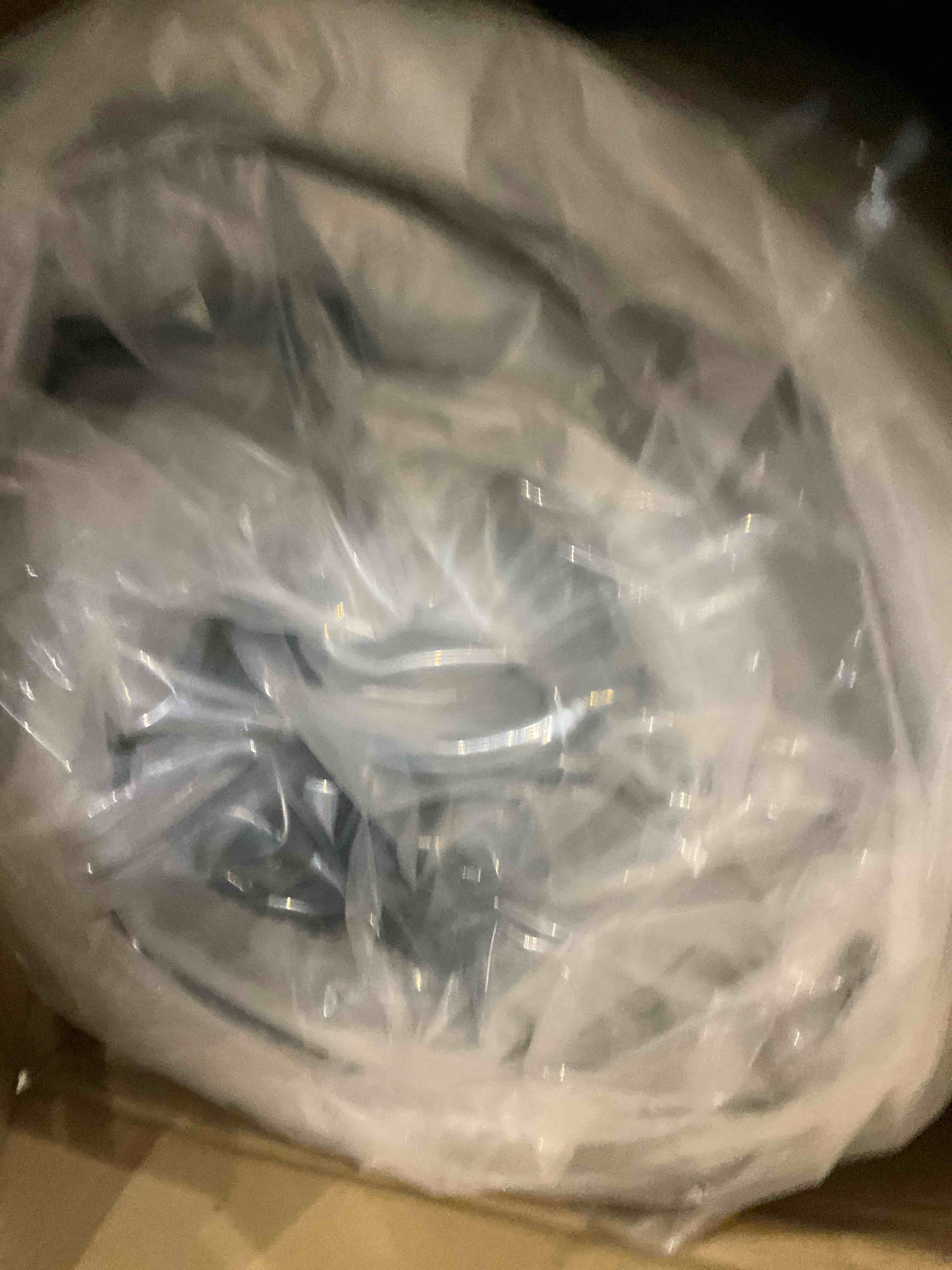 https://s3.amazonaws.com/lotting-images-prod/bidfta/GRA0268813_1729603670516.jpeg