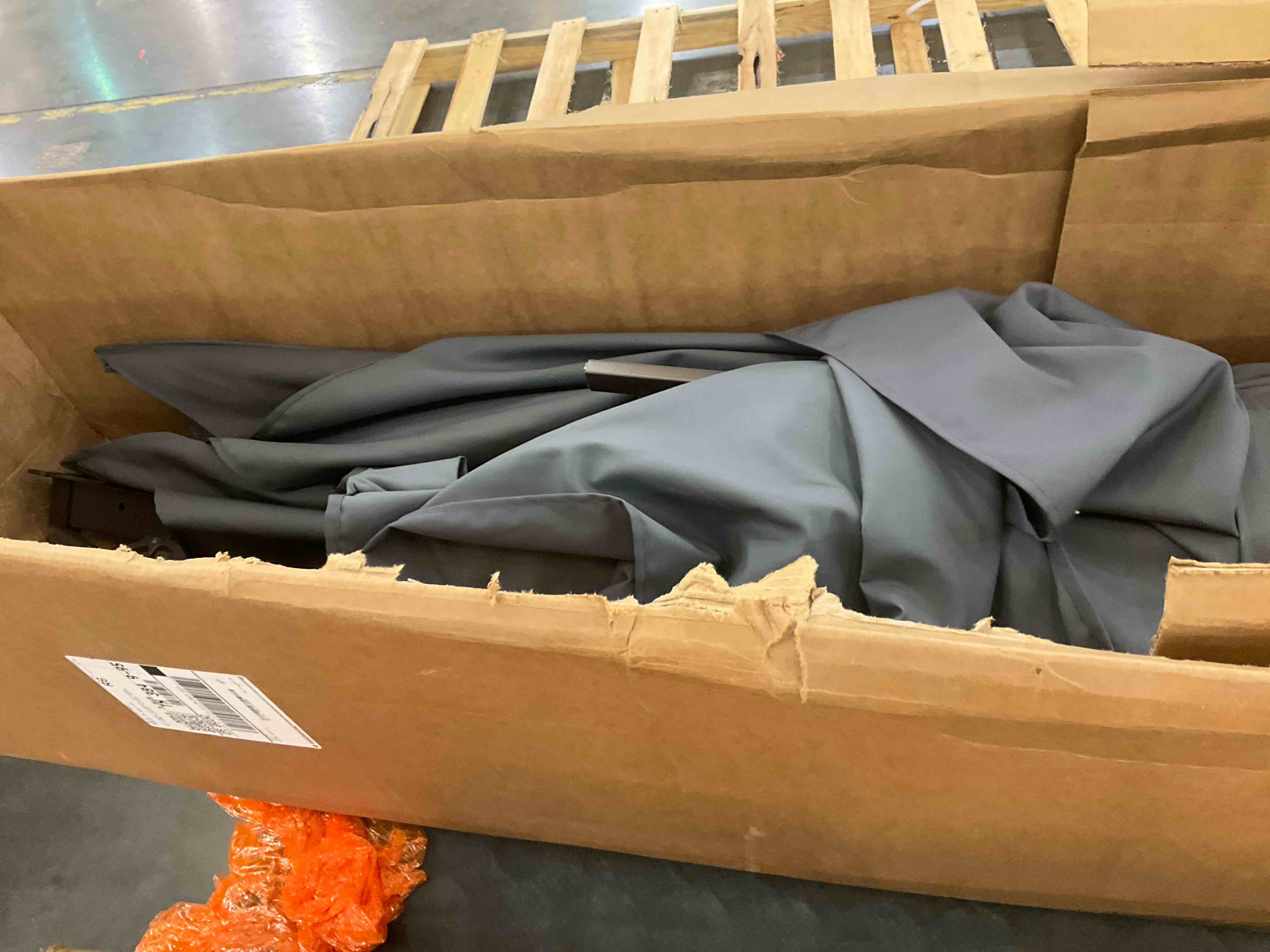 https://s3.amazonaws.com/lotting-images-prod/bidfta/GRA0269297_1729104337652.jpeg