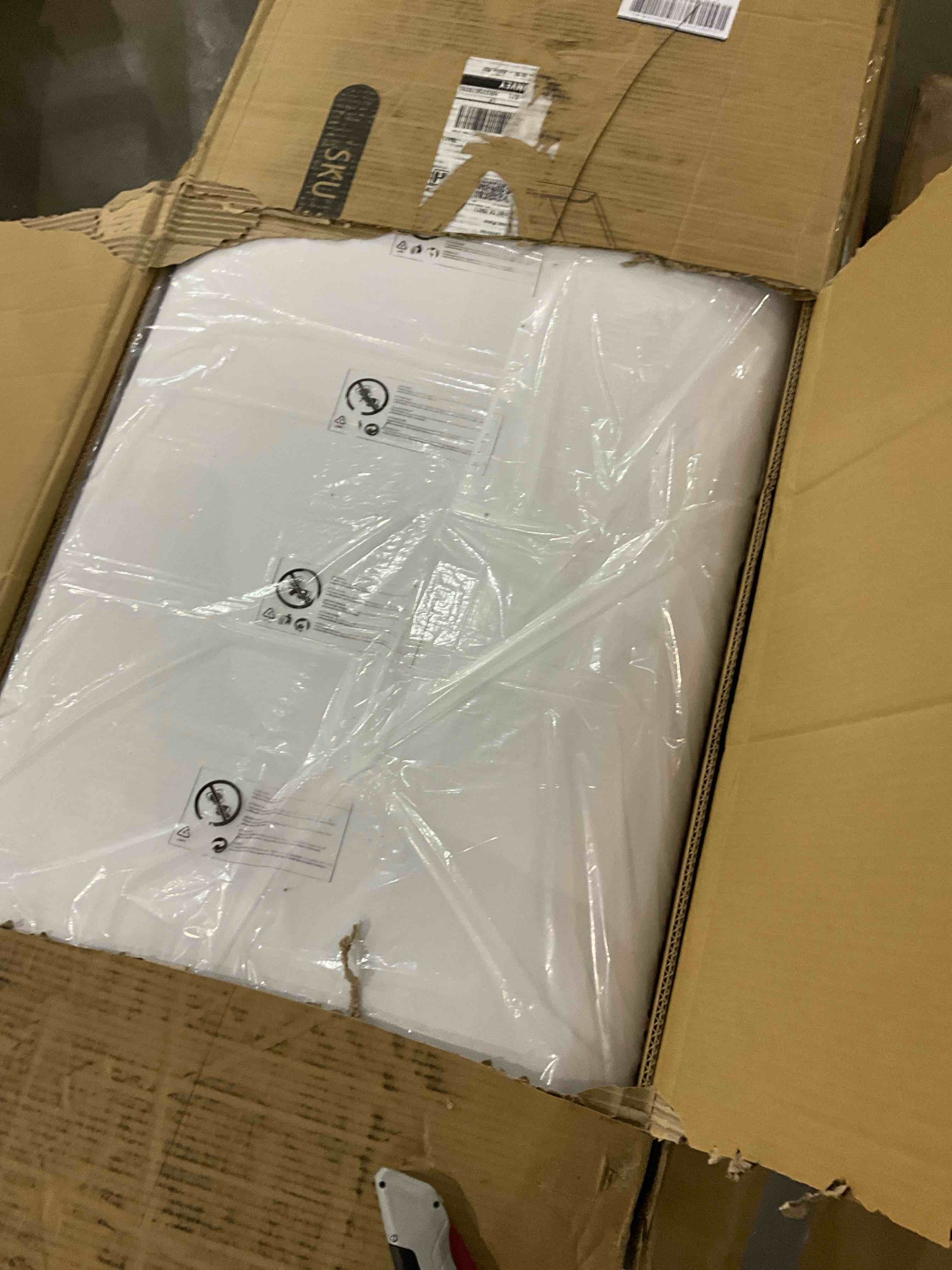 https://s3.amazonaws.com/lotting-images-prod/bidfta/GRA0270437_1734550451882.jpeg