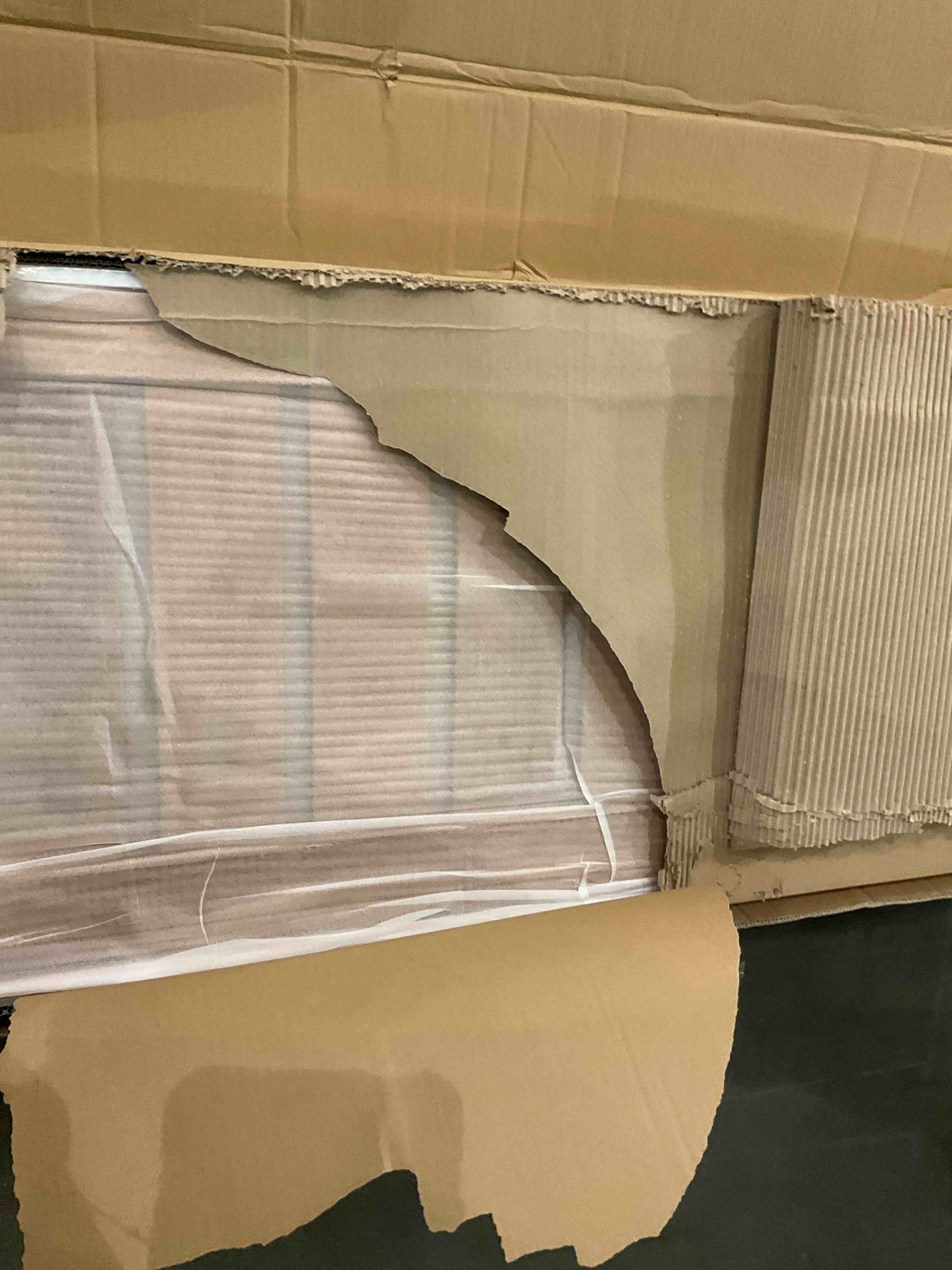 https://s3.amazonaws.com/lotting-images-prod/bidfta/GRA0271107_1733244826954.jpeg
