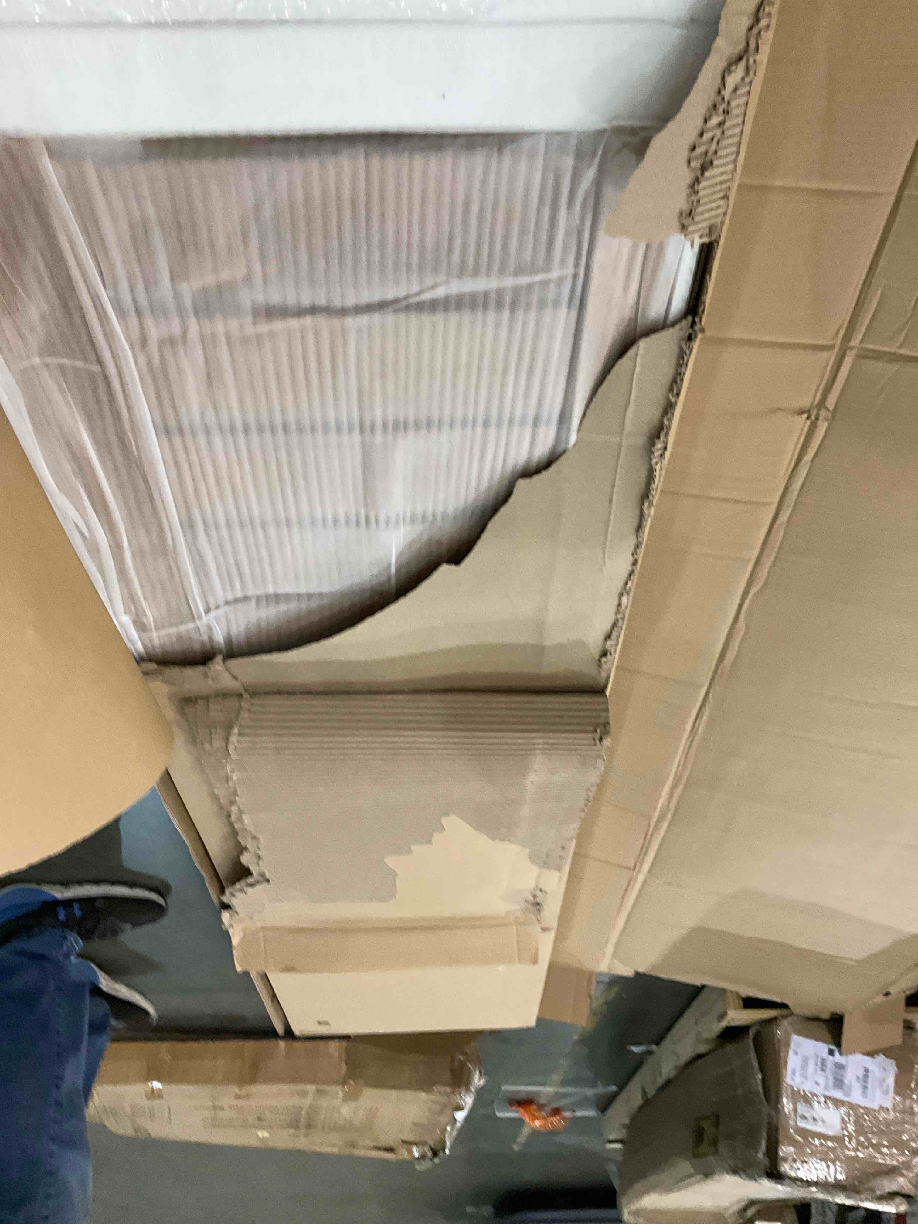 https://s3.amazonaws.com/lotting-images-prod/bidfta/GRA0271107_1733244829422.jpeg