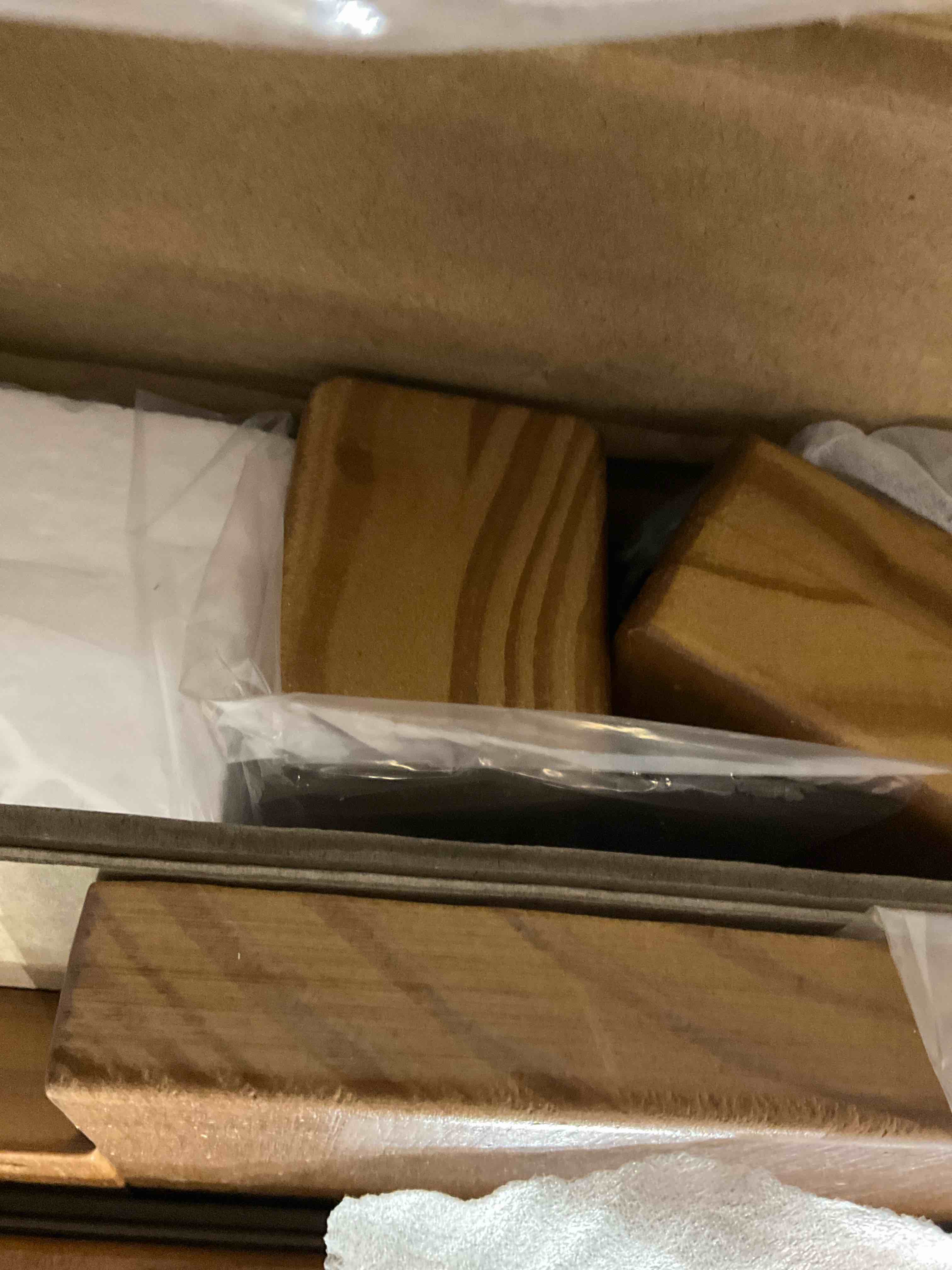 https://s3.amazonaws.com/lotting-images-prod/bidfta/GRA0271107_1733244852604.jpeg