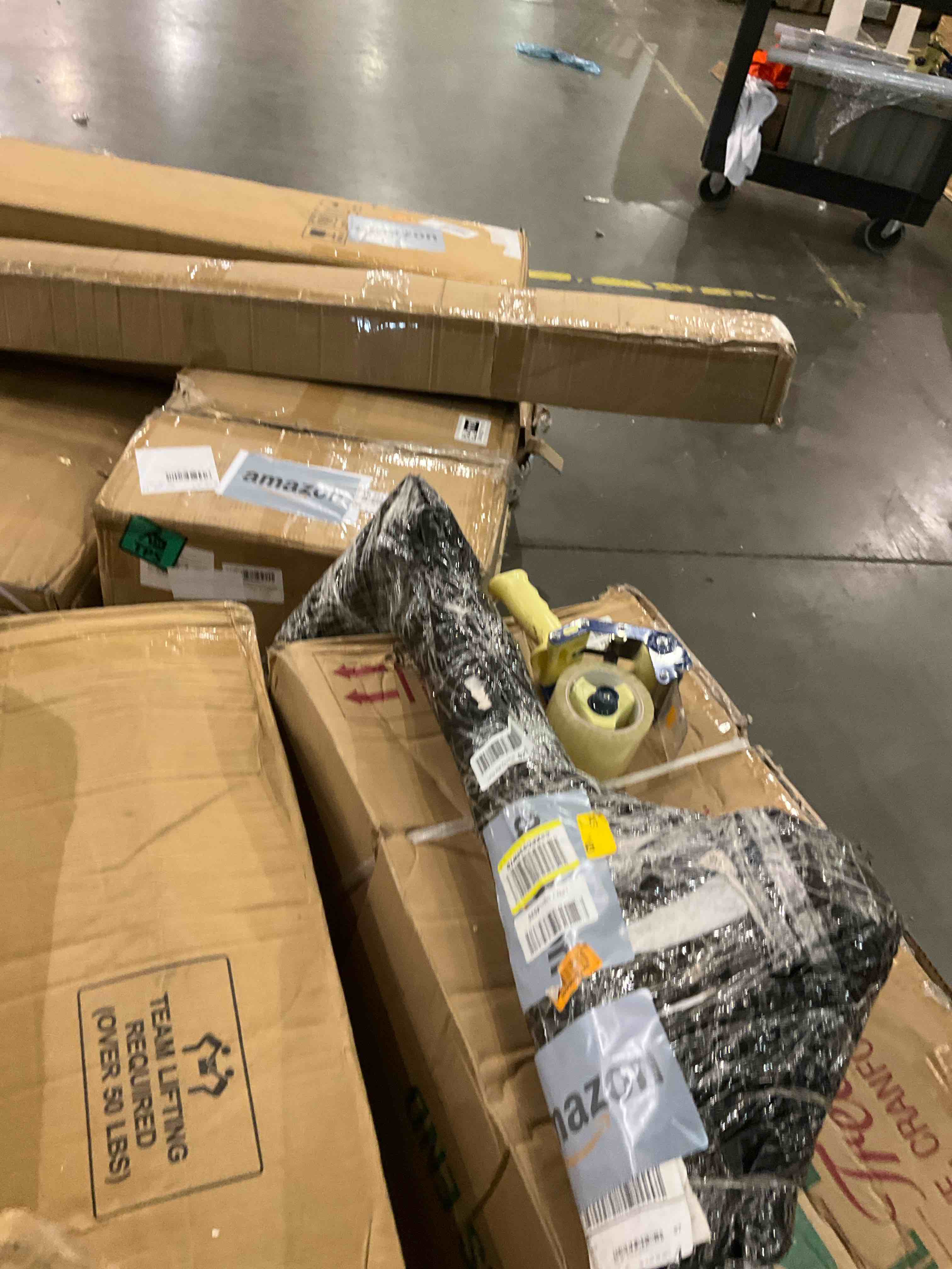 https://s3.amazonaws.com/lotting-images-prod/bidfta/GRA0271113_1733244073297.jpeg