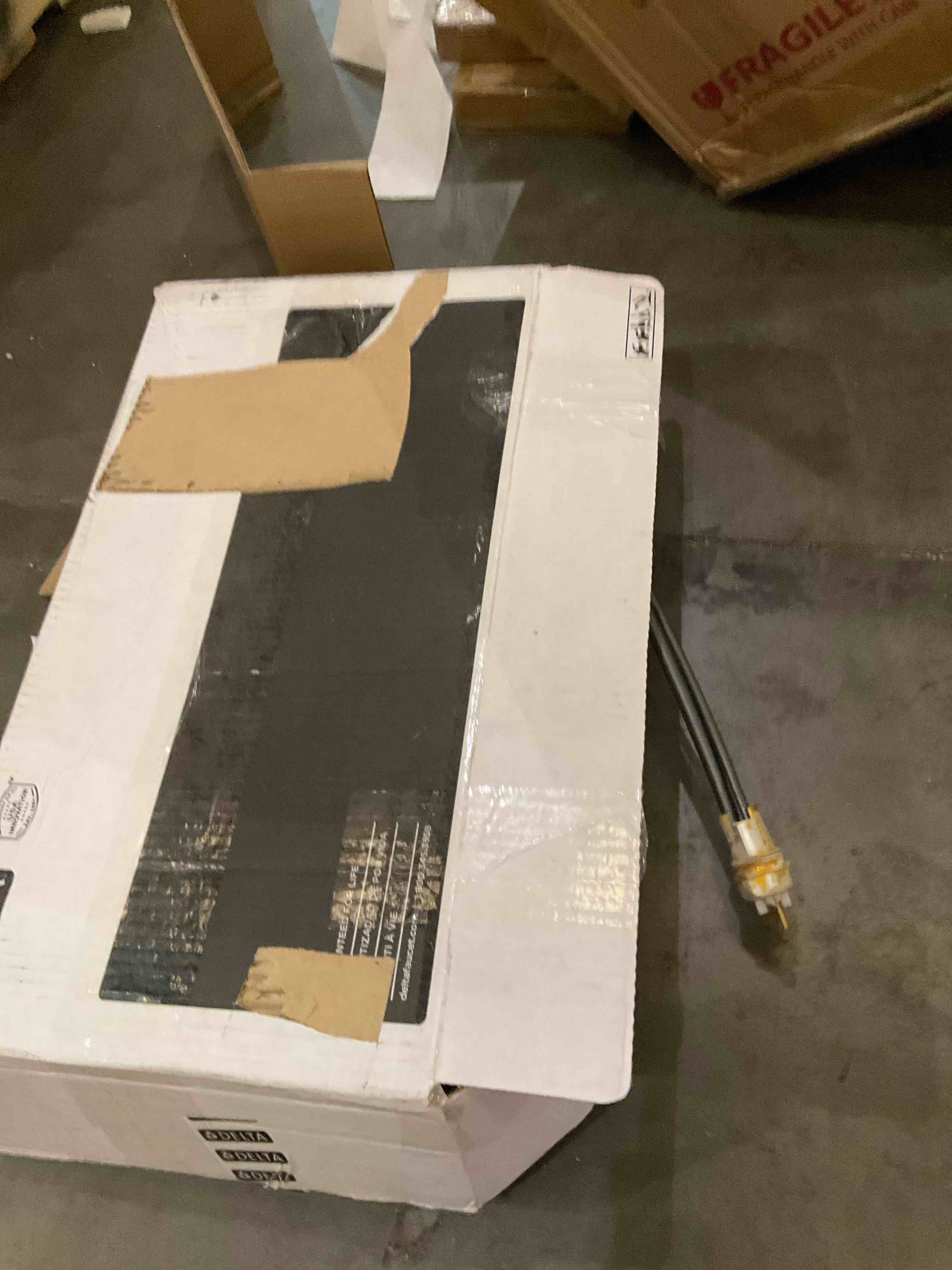 delta branded unknown item