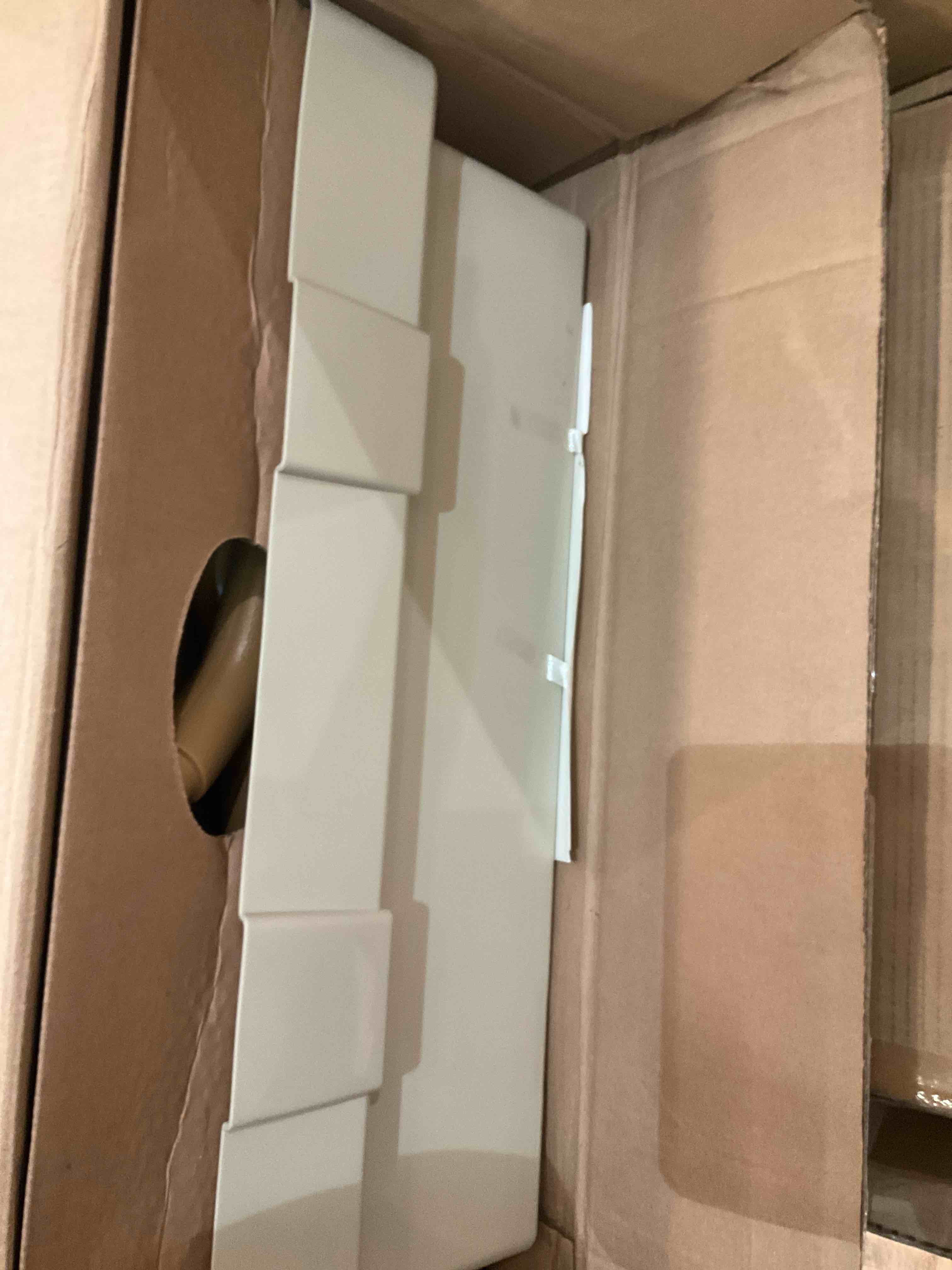 https://s3.amazonaws.com/lotting-images-prod/bidfta/GRA0272112_1729866693846.jpeg
